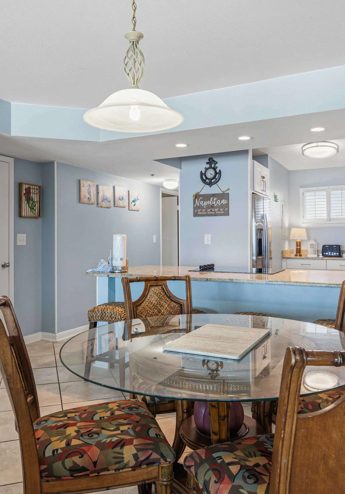 Beachfront, 3rd-floor condo with pool, hot tub, ocean view & fast WiFi