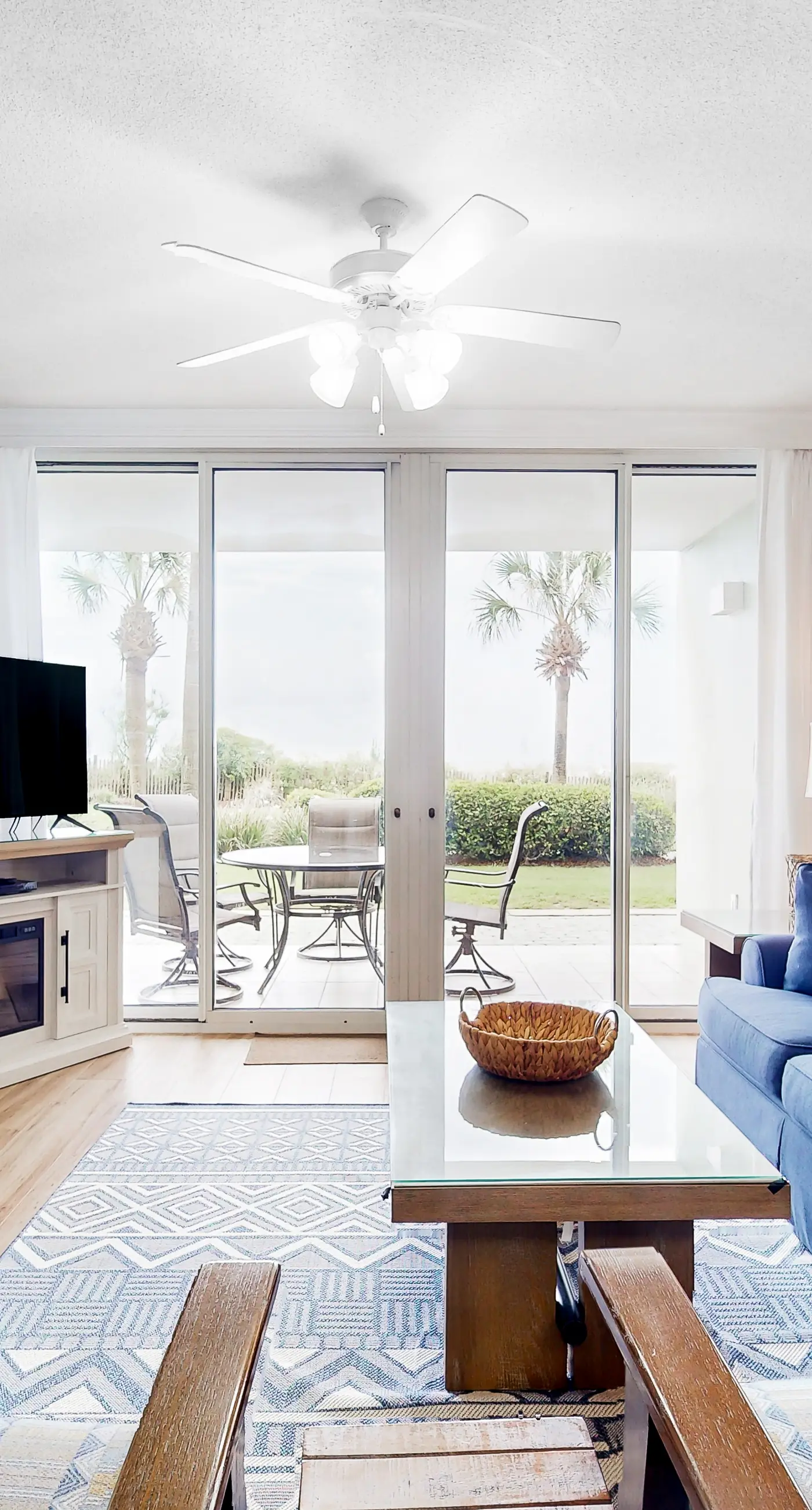 Ocean view condo with beach access, hot tub, outdoor pool, gym, BBQ, patio