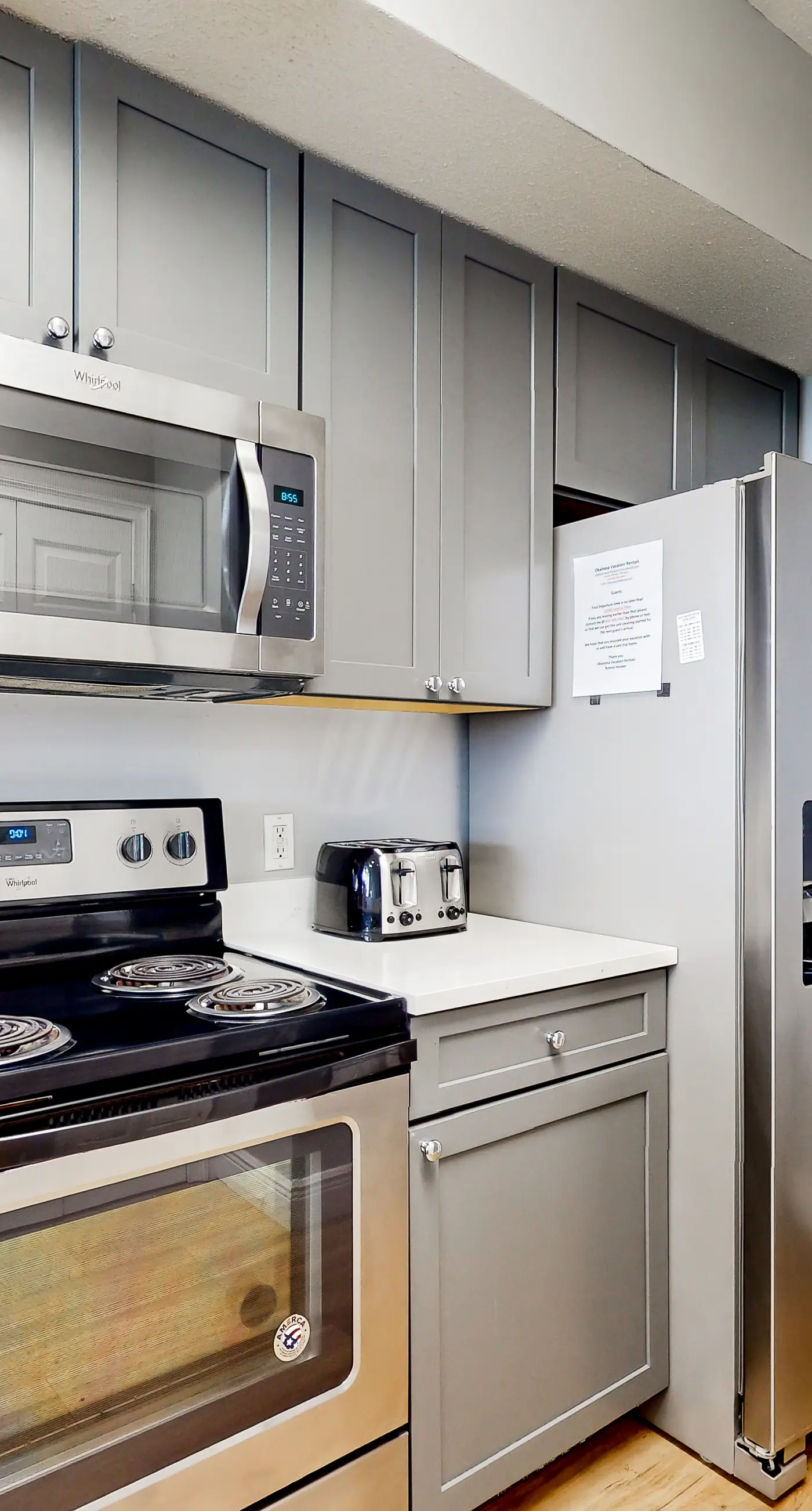 Ocean view condo with beach access, hot tub, outdoor pool, gym, BBQ, patio