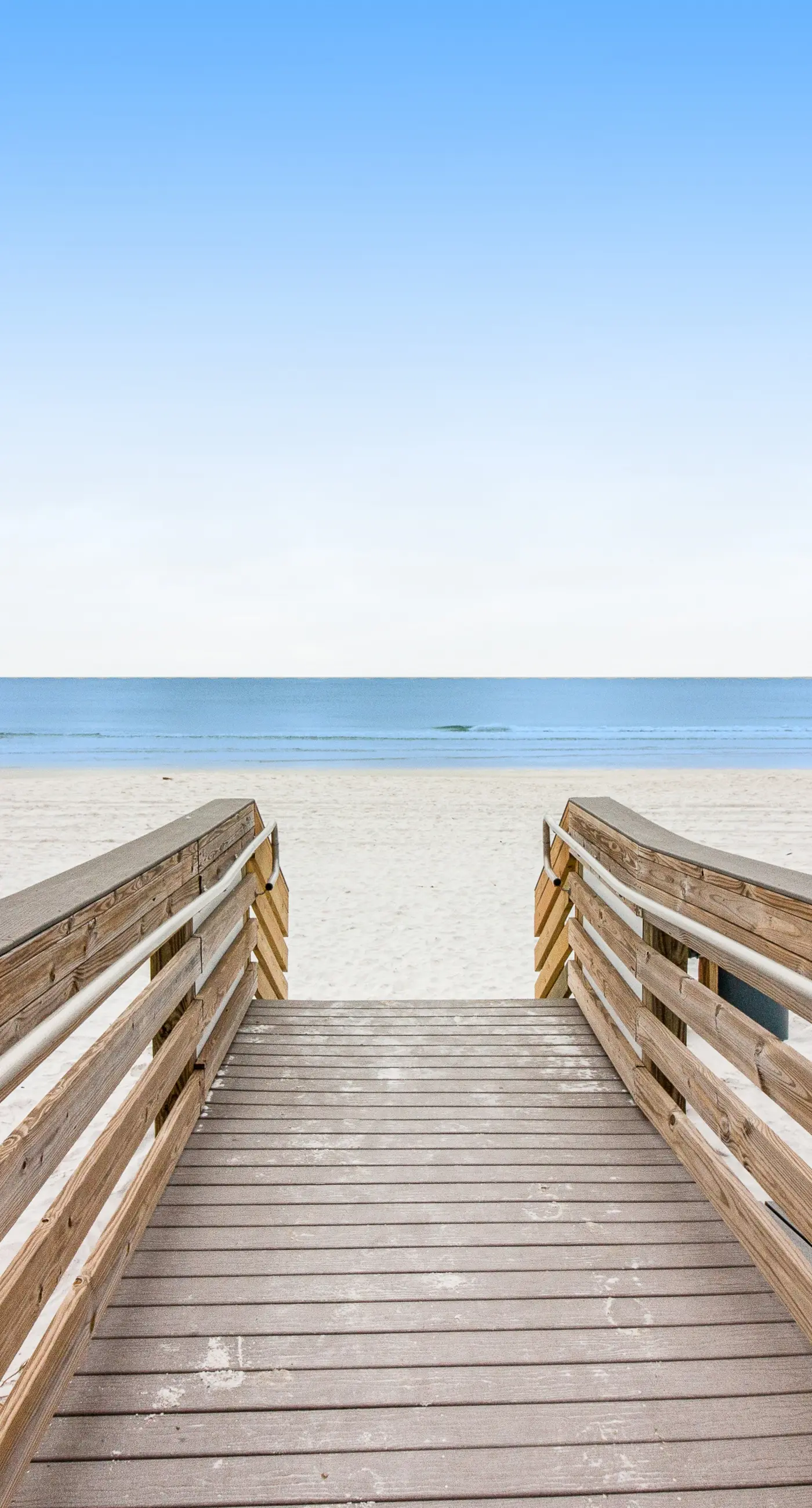 Ocean view condo with beach access, hot tub, outdoor pool, gym, BBQ, patio