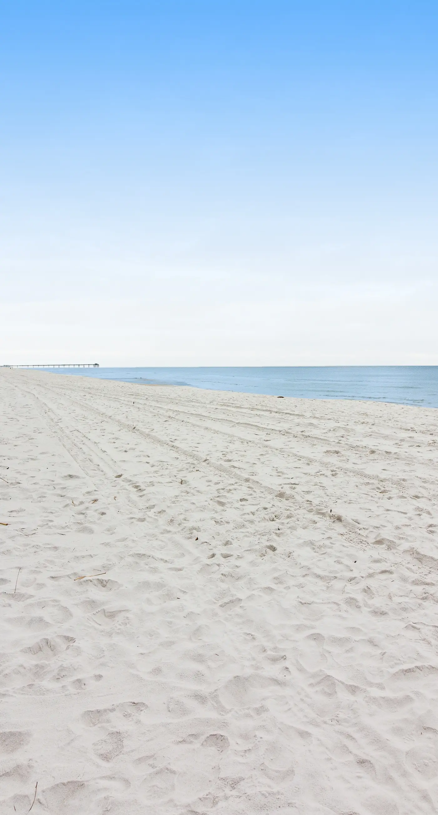 Ocean view condo with beach access, hot tub, outdoor pool, gym, BBQ, patio