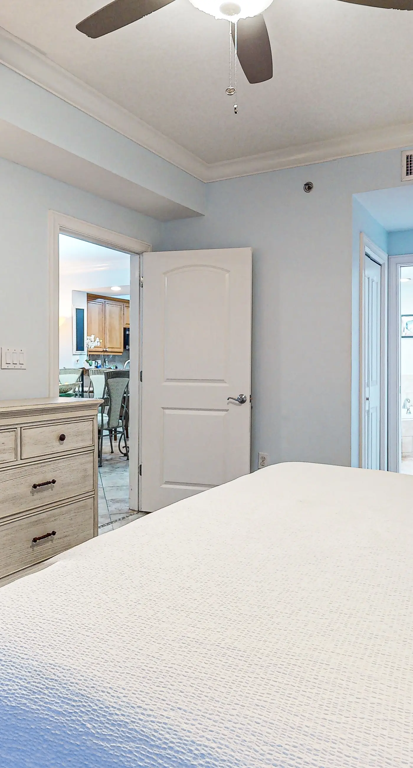 Gorgeous Gulf Front Condo Pools Onsite, Nearby Activities, Shops, Restaurants