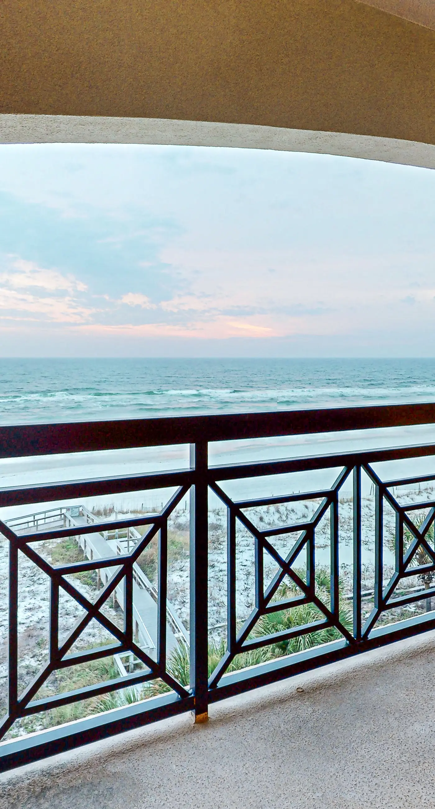 Gorgeous Gulf Front Condo Pools Onsite, Nearby Activities, Shops, Restaurants