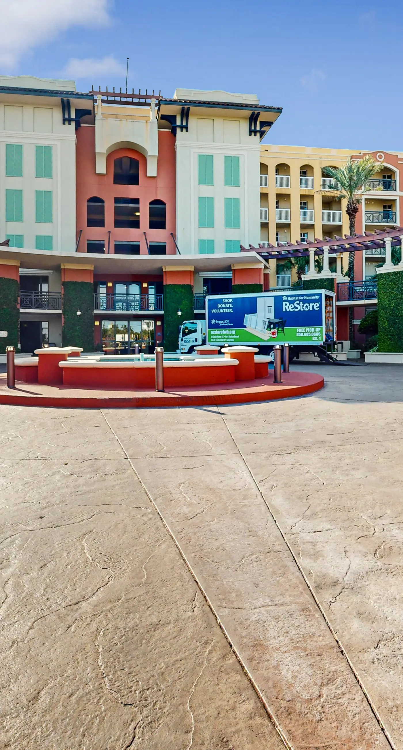 Gorgeous Gulf Front Condo Pools Onsite, Nearby Activities, Shops, Restaurants