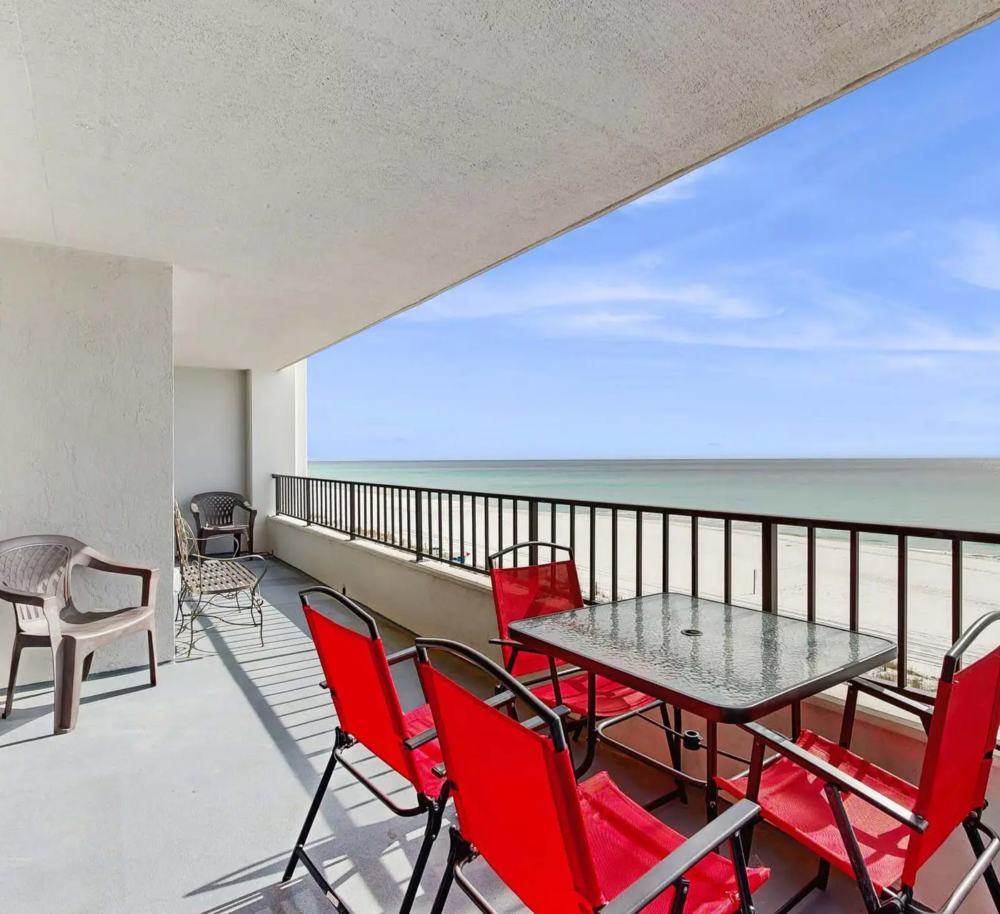 Surf Dweller 512- Spacious 5th floor condo with sweeping views of the Gulf, steps to beach