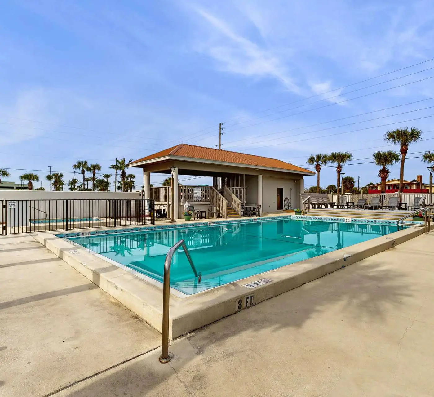 Surf Dweller 512- Spacious 5th floor condo with sweeping views of the Gulf, steps to beach