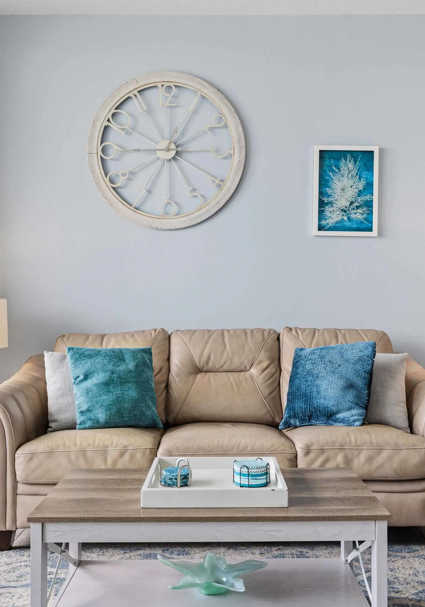 Ground floor, oceanfront condo with pool, fast WiFi & seasonal beach service