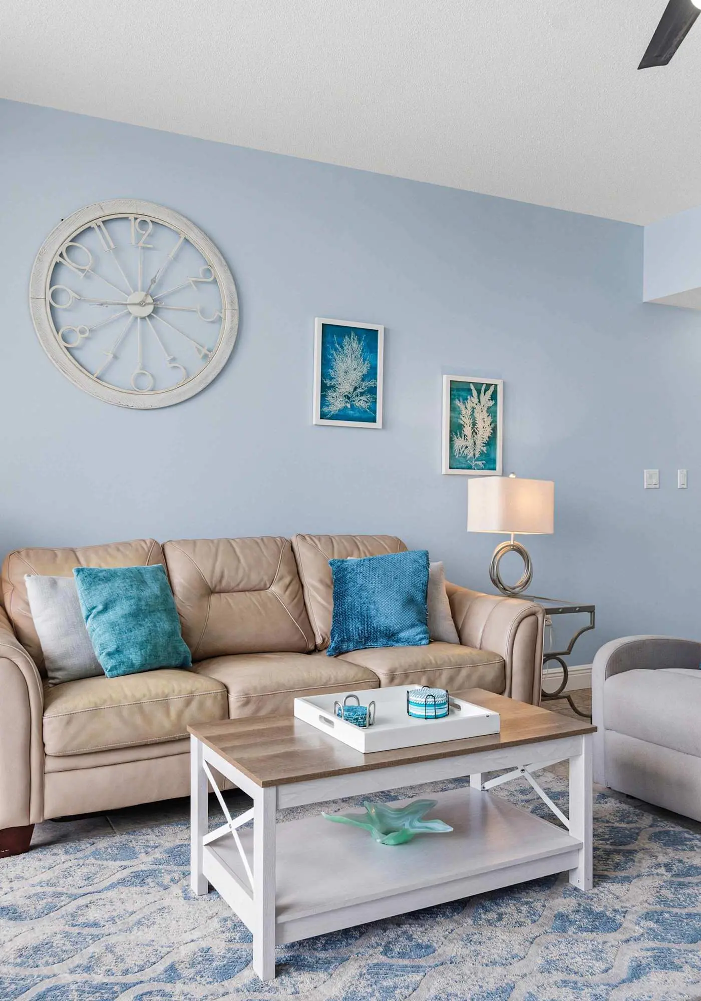 Ground floor, oceanfront condo with pool, fast WiFi & seasonal beach service