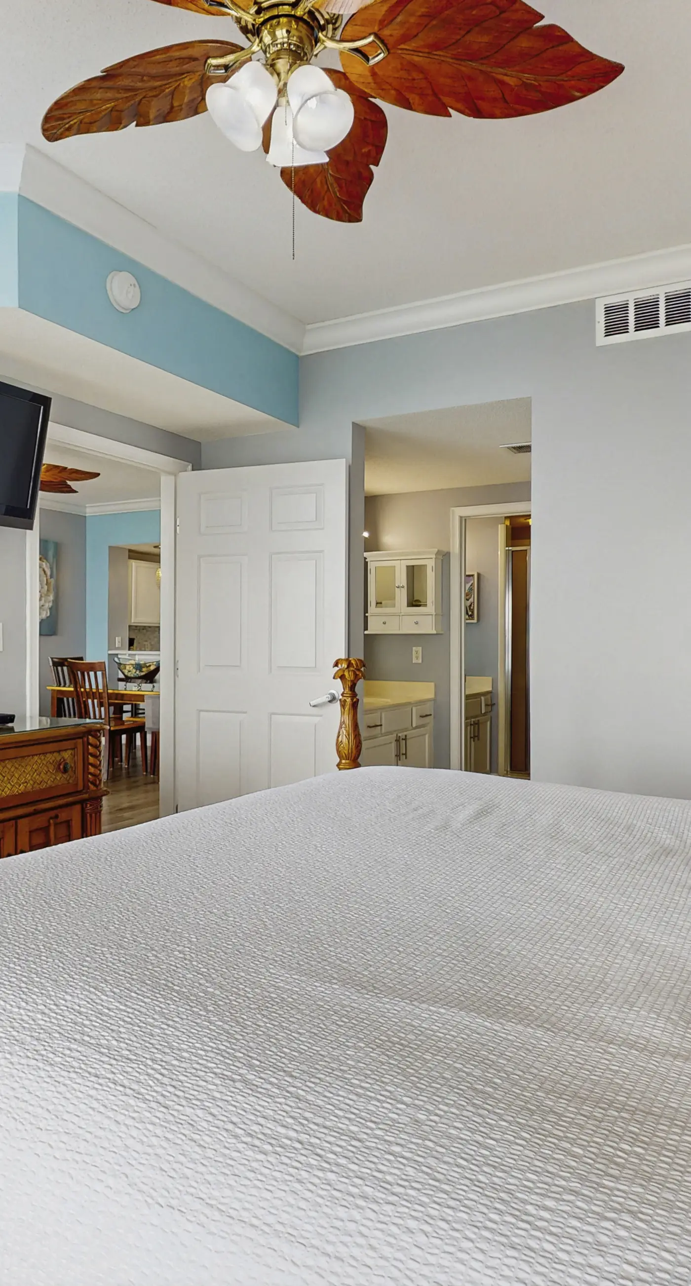 Second Floor Oceanfront Condo with Shared Pools, Ocean View, and Washer/Dryer