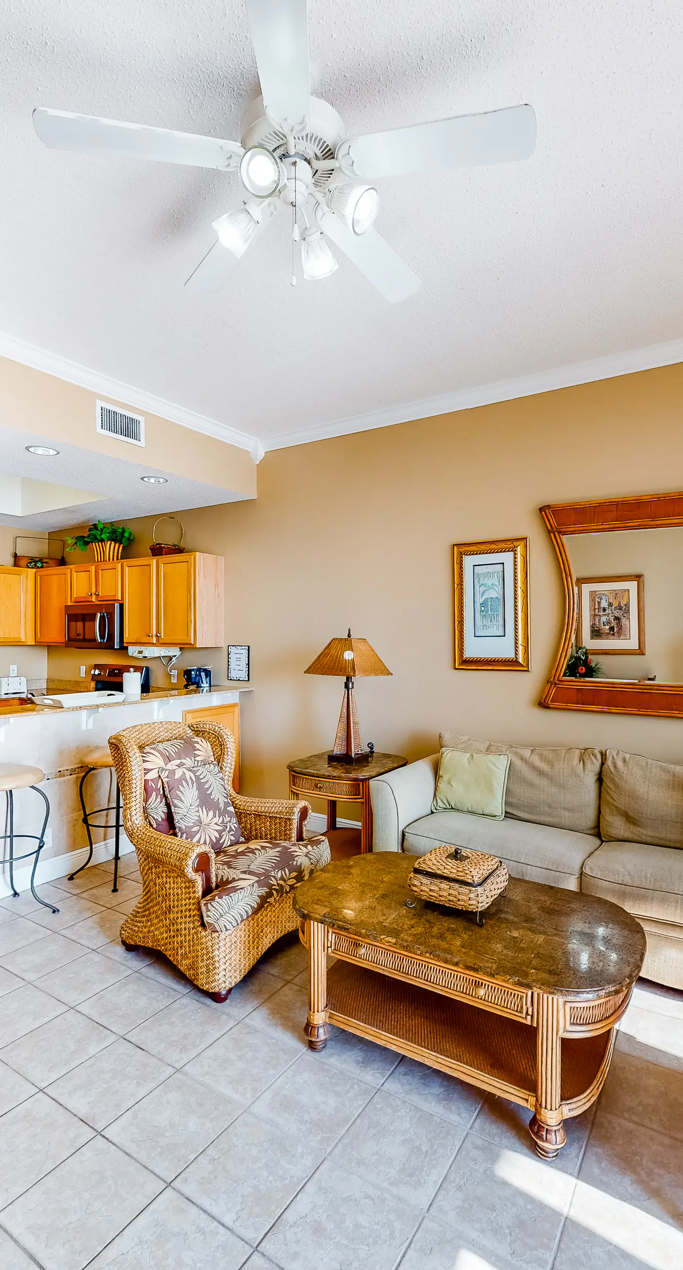 Waters Edge 607- Welcoming 6th Floor Condo Incredible Gulf-Front Views Near Local Activities