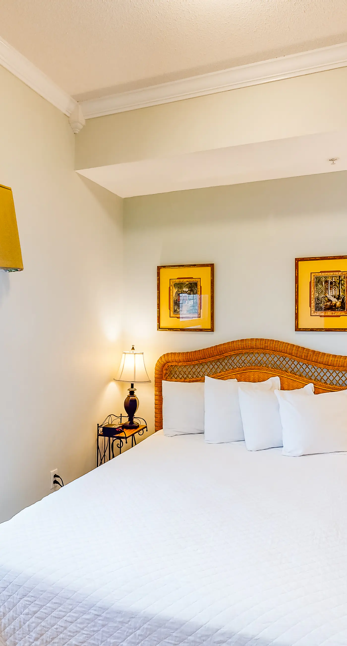 Waters Edge 607- Welcoming 6th Floor Condo Incredible Gulf-Front Views Near Local Activities