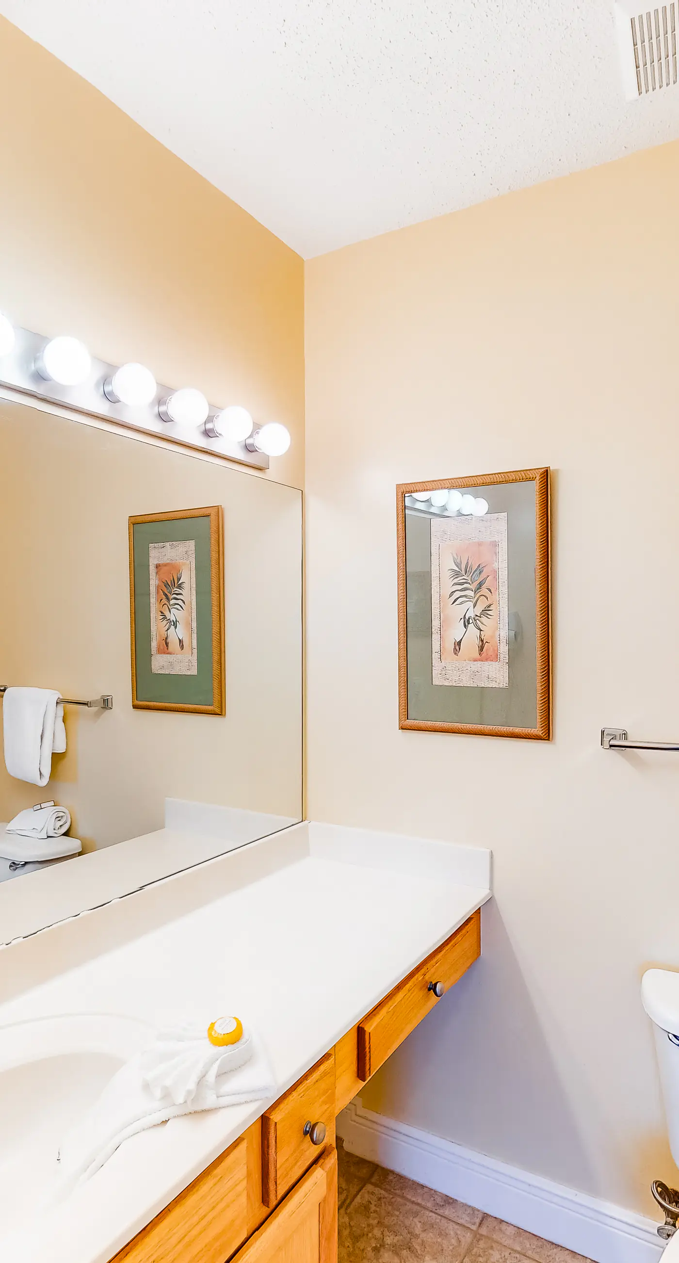 Waters Edge 607- Welcoming 6th Floor Condo Incredible Gulf-Front Views Near Local Activities