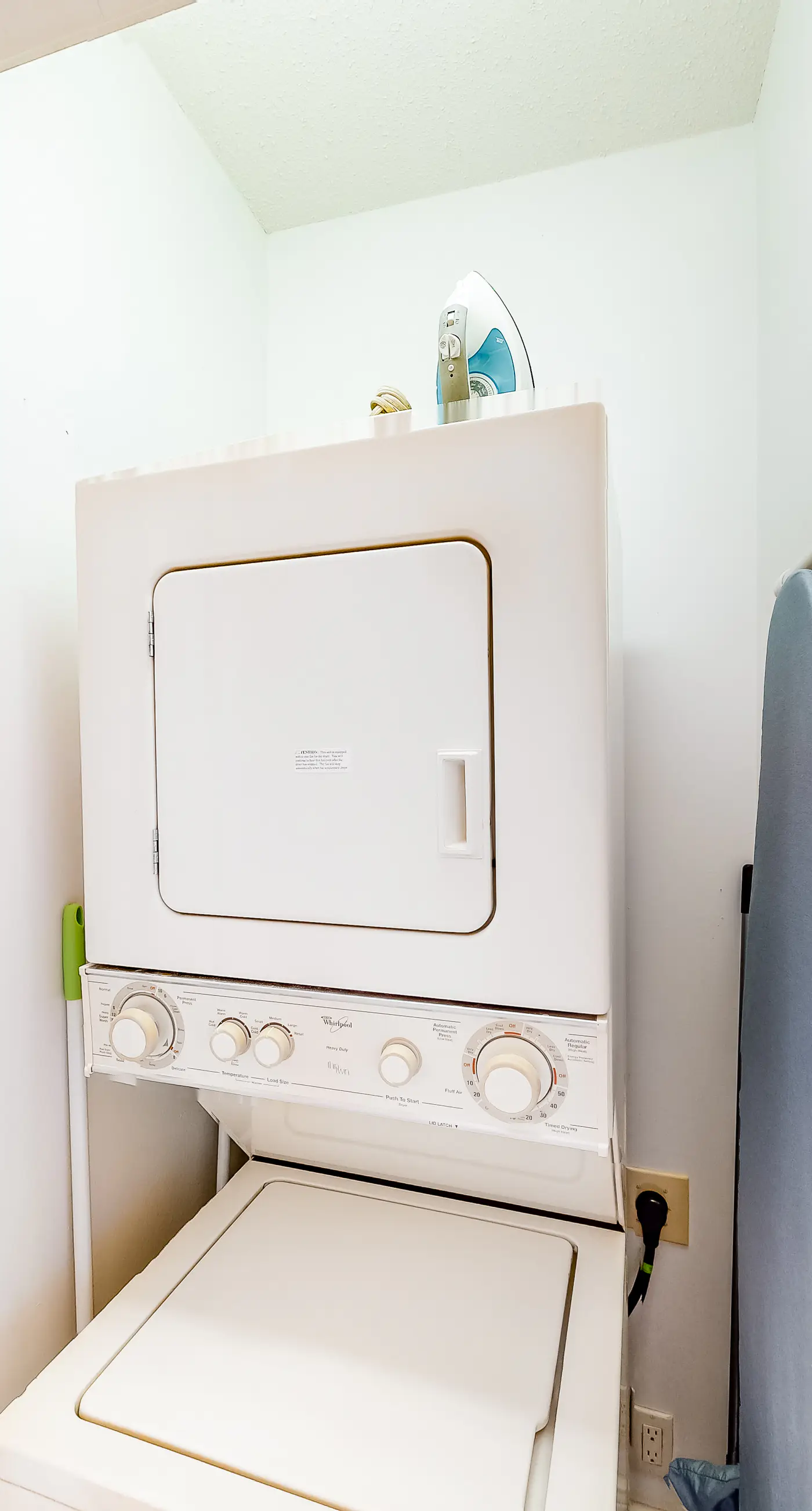 Waters Edge 607- Welcoming 6th Floor Condo Incredible Gulf-Front Views Near Local Activities