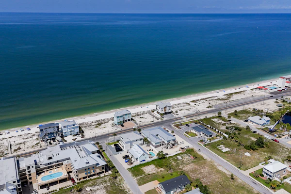 Gorgeous coastal home with plenty of space and easy beach access