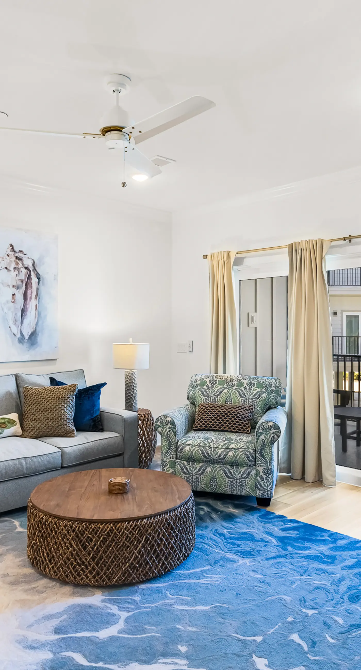 Luxury condo at prime local, beach/roof-top access, private pool, and gym