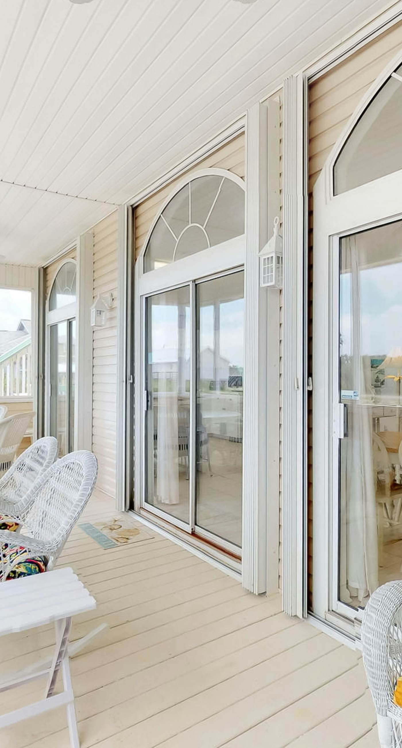 Beautiful dog-friendly home steps away from the beach