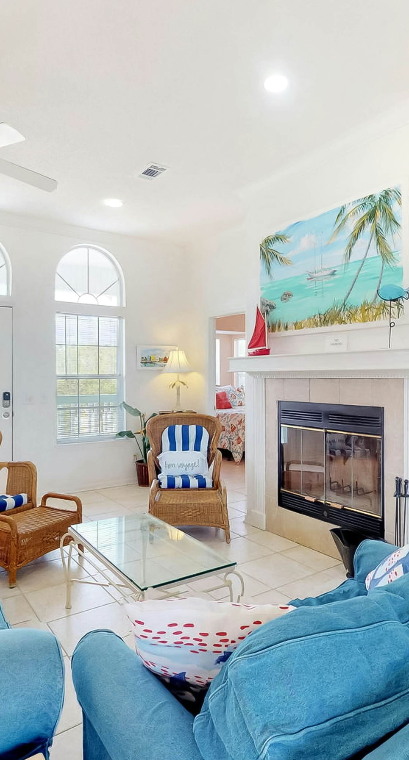 Beautiful dog-friendly home steps away from the beach