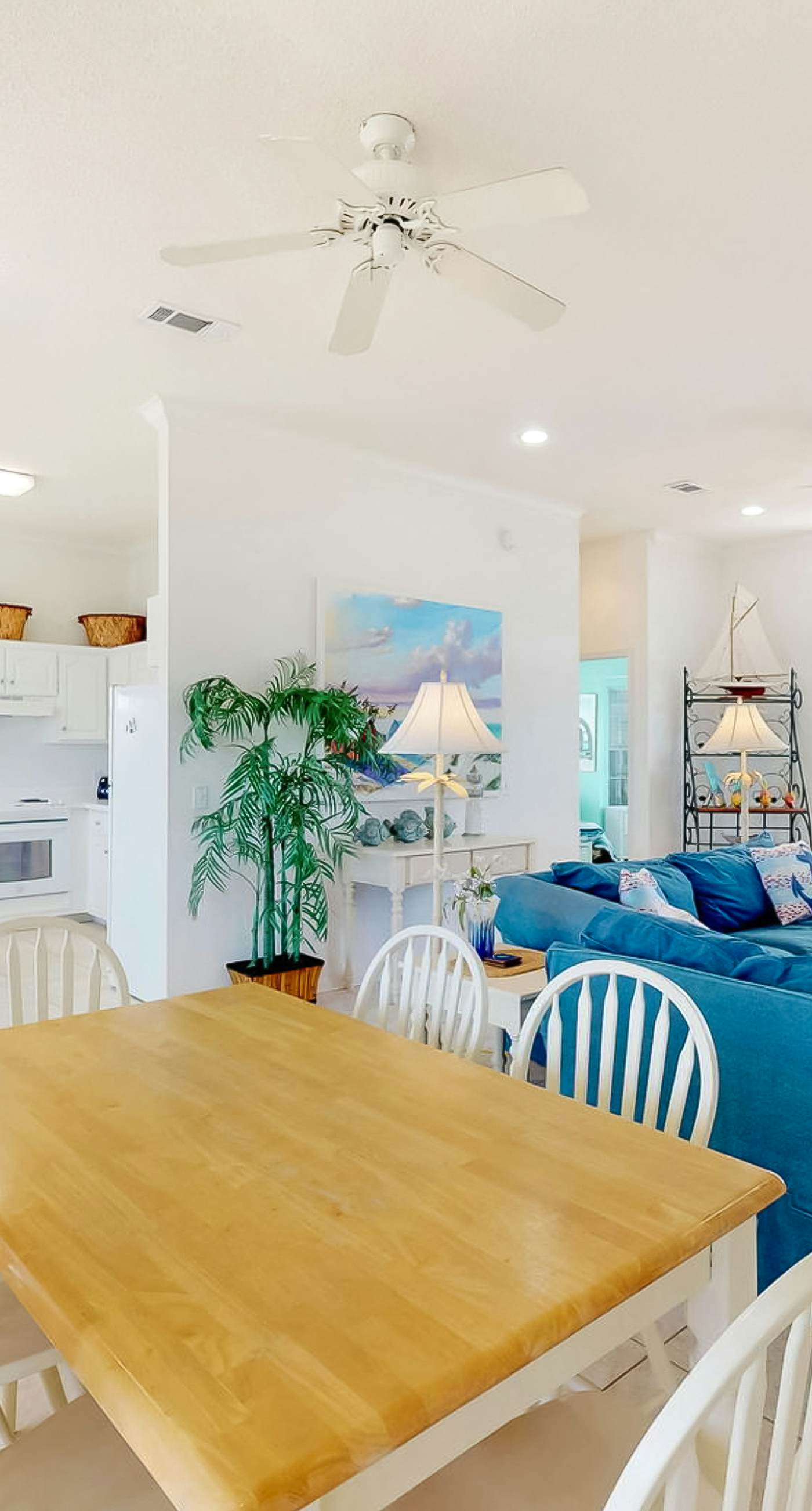 Beautiful dog-friendly home steps away from the beach
