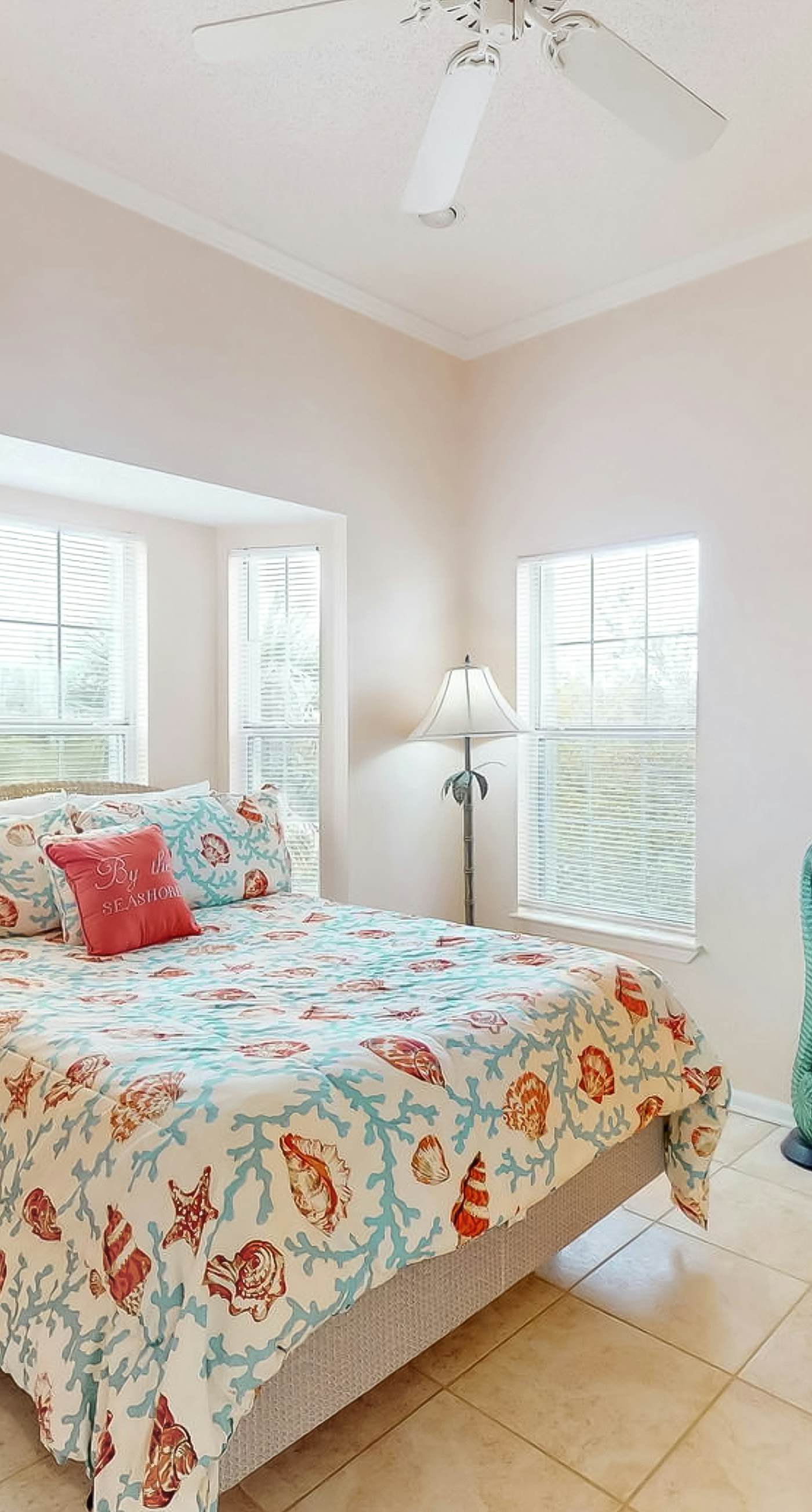 Beautiful dog-friendly home steps away from the beach