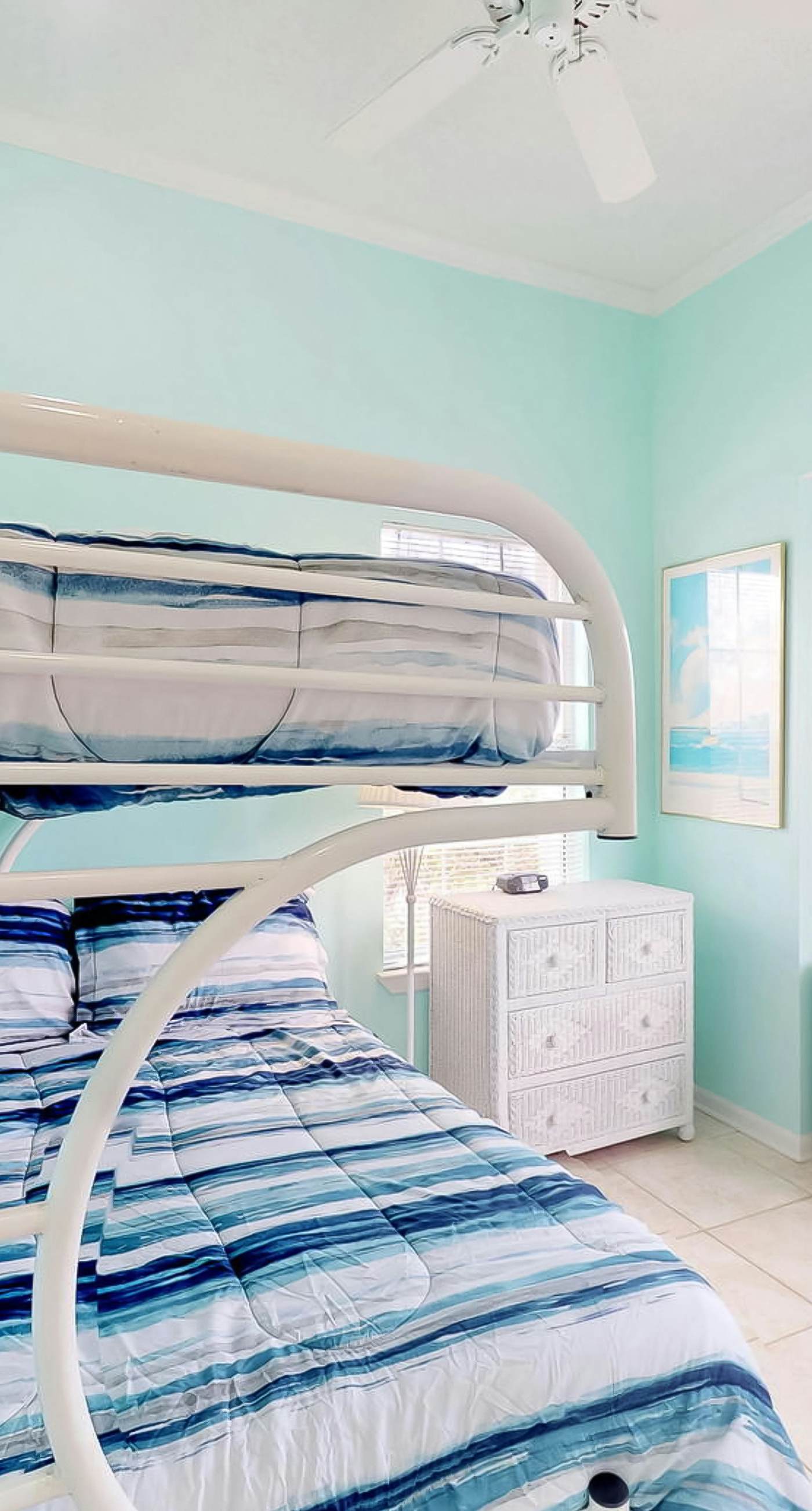 Beautiful dog-friendly home steps away from the beach