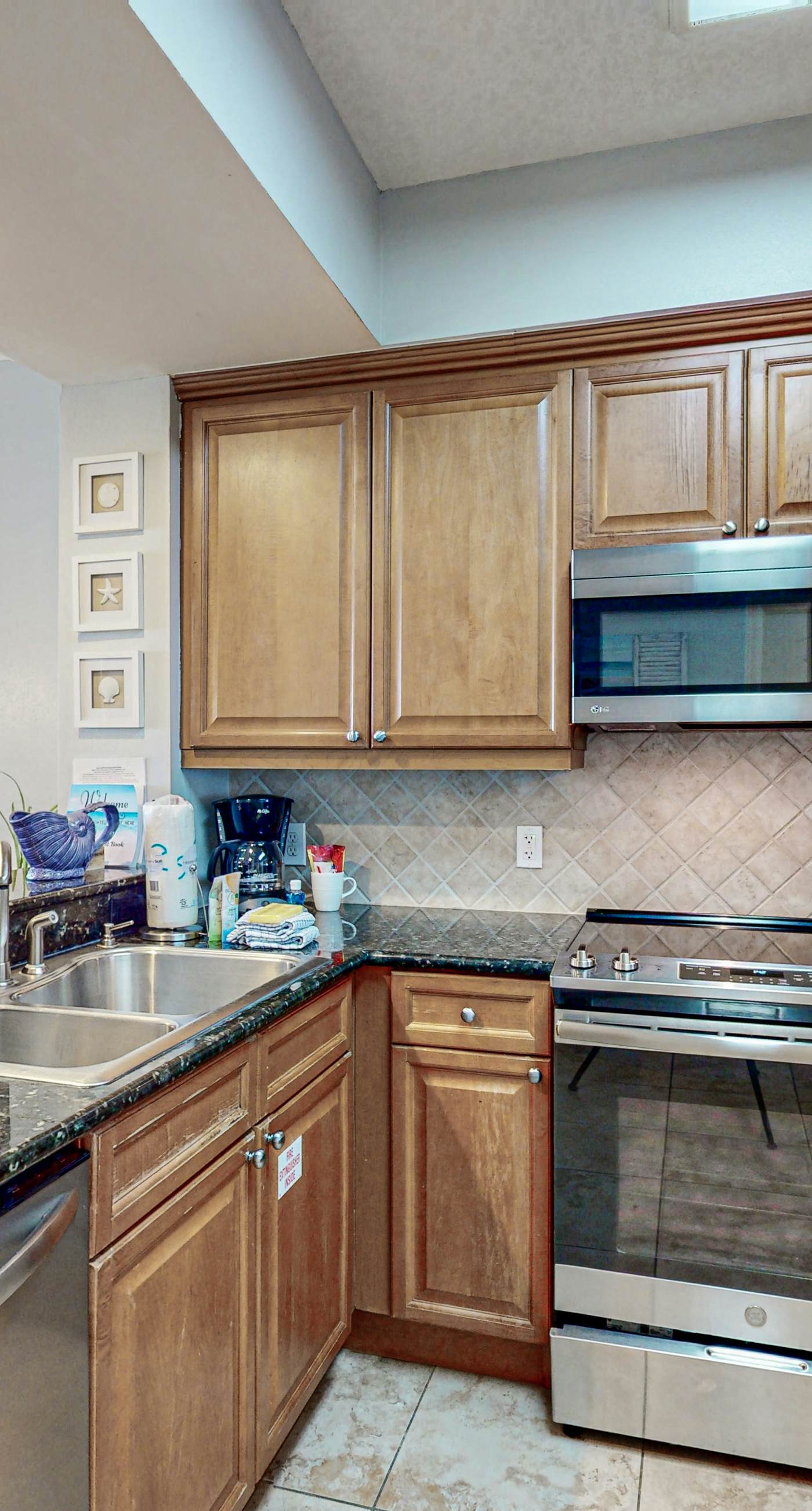 Azure 220 Nice 2nd Floor Condo Partial Gulf View, Nearby Shopping & Dining