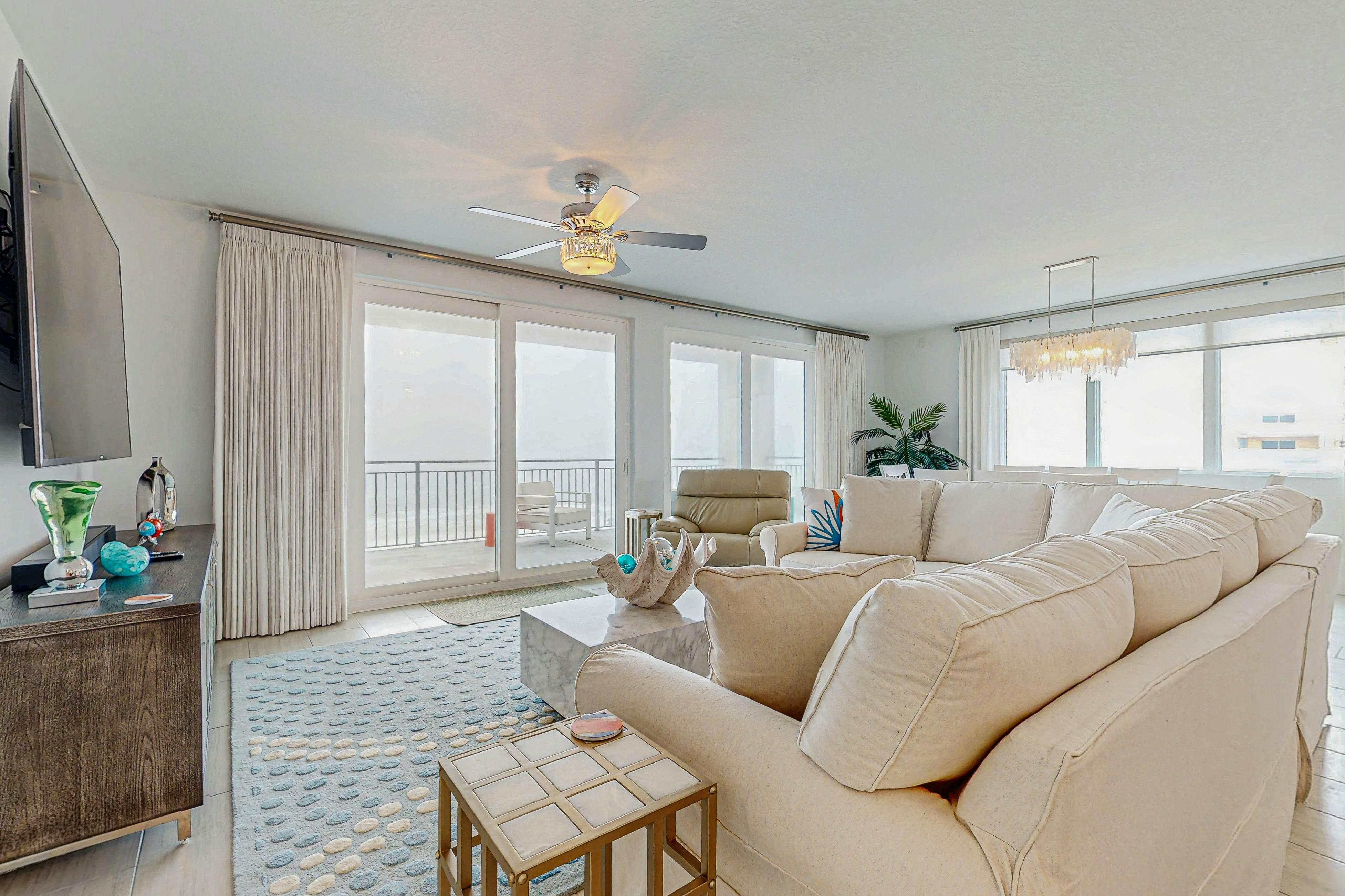 Luxurious gulf front condo with private balcony, shared pool & beach access