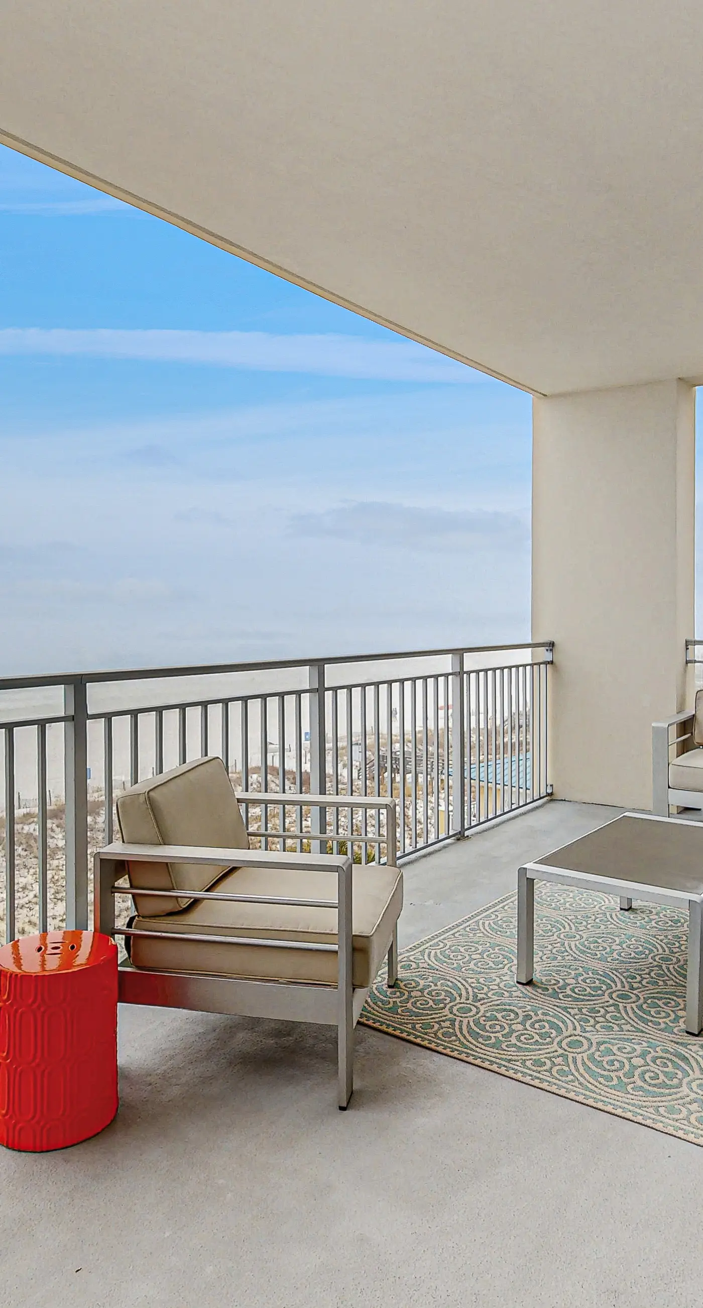 Blu 507 - Luxurious gulf front condo with private balcony, shared pool & beach access