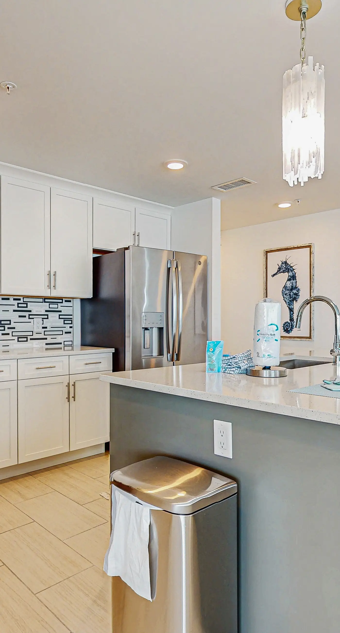 Blu 507 - Luxurious gulf front condo with private balcony, shared pool & beach access