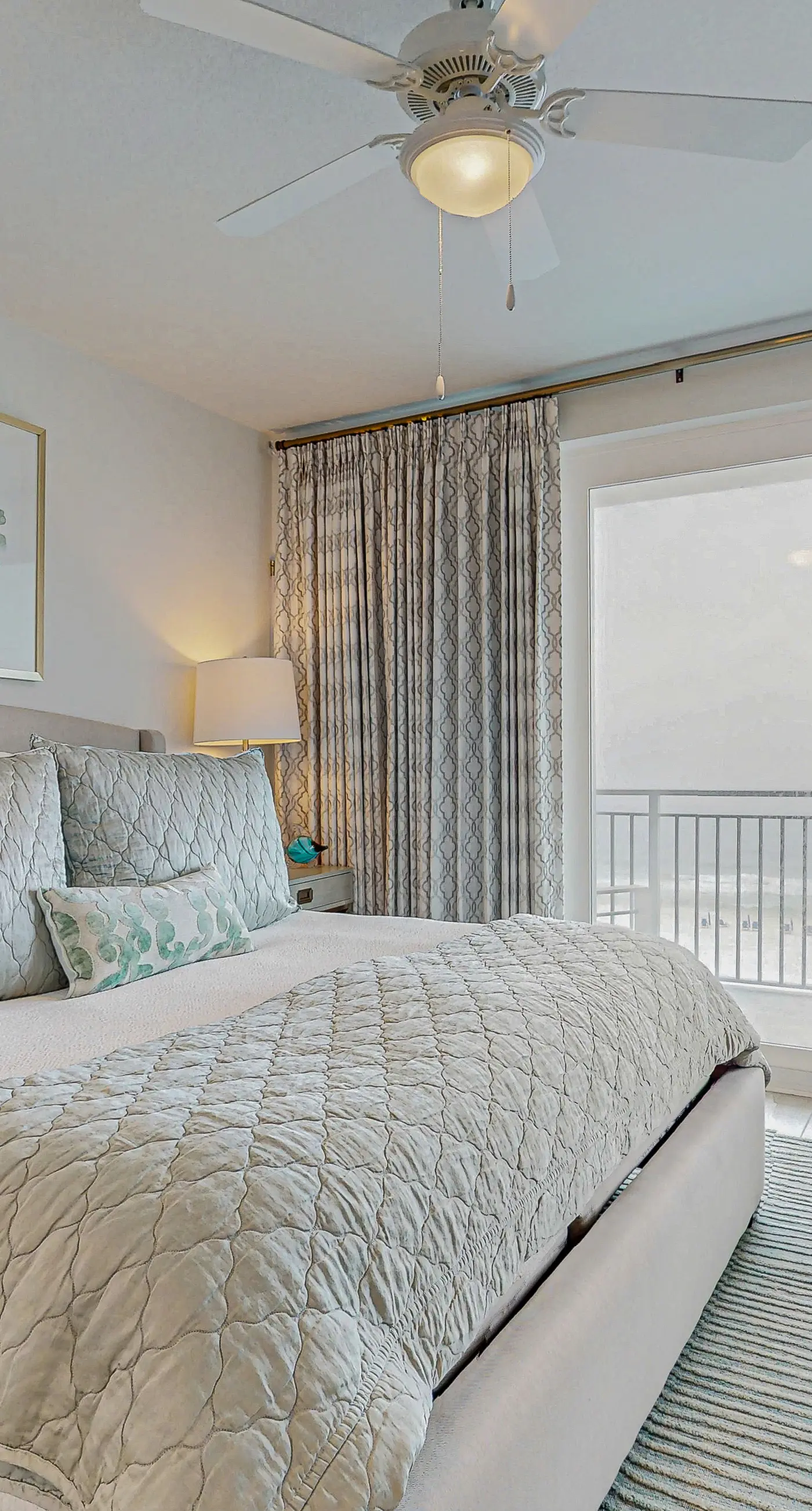 Blu 507 - Luxurious gulf front condo with private balcony, shared pool & beach access