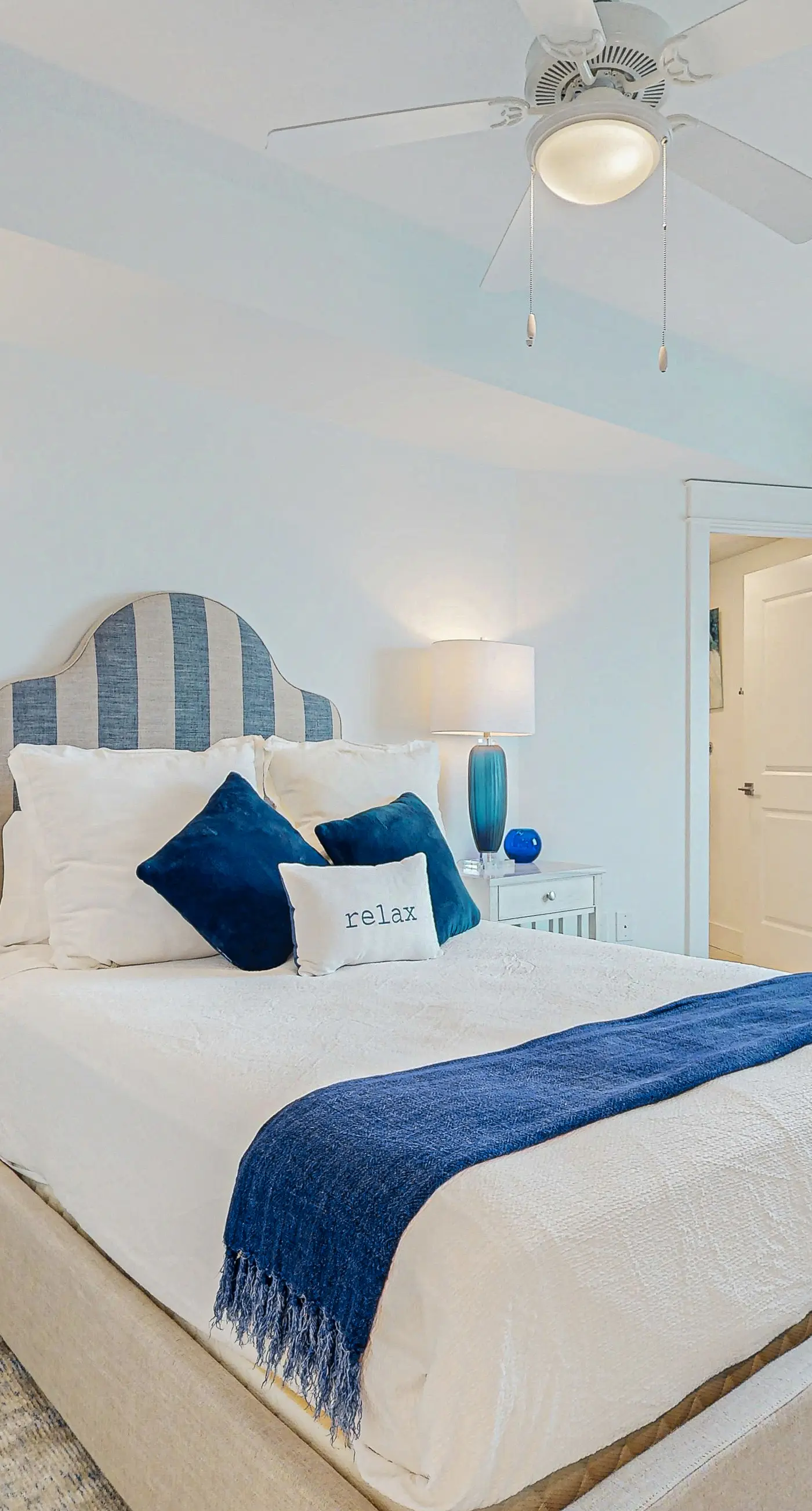 Blu 507 - Luxurious gulf front condo with private balcony, shared pool & beach access