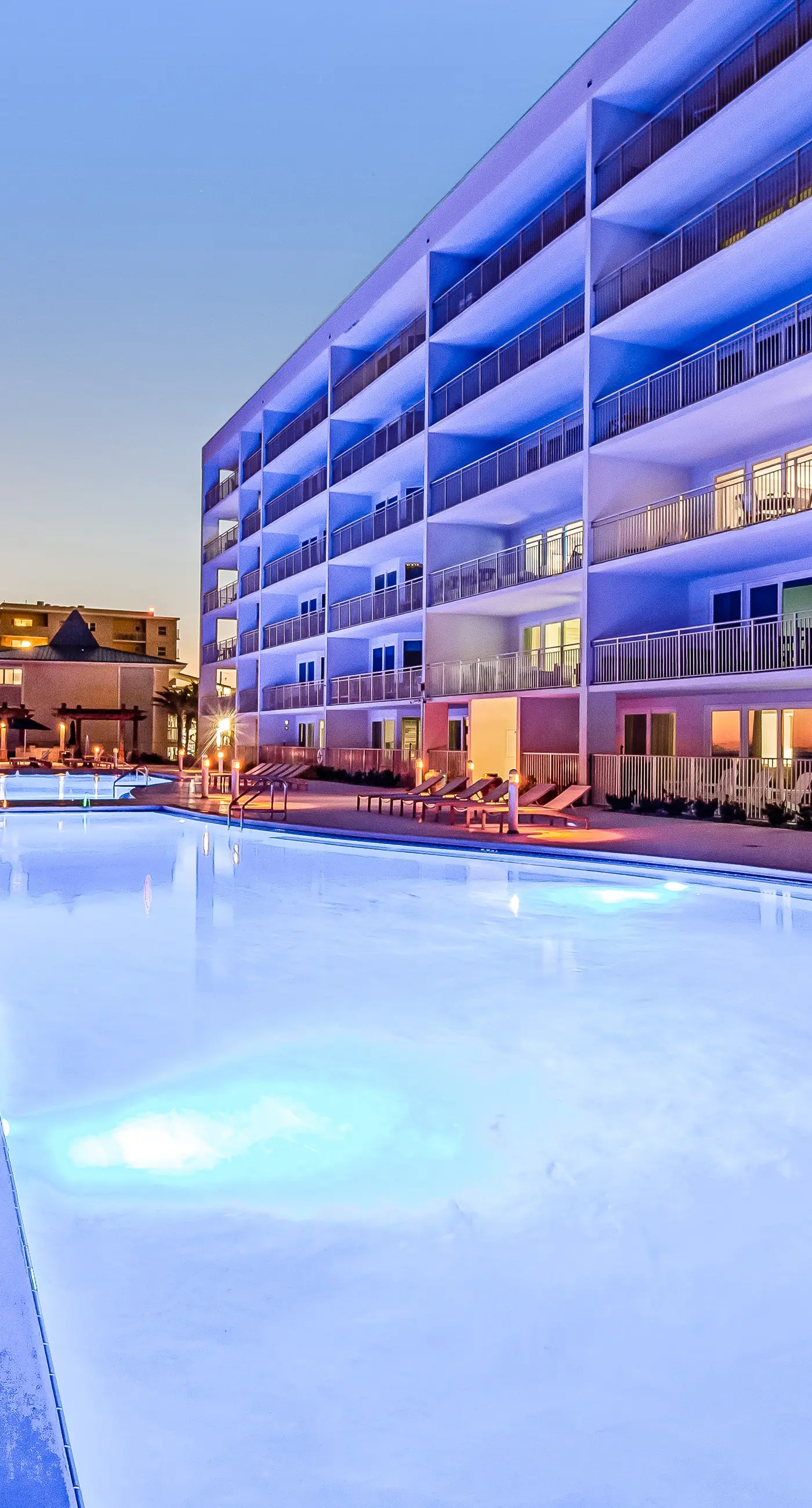 Blu 507 - Luxurious gulf front condo with private balcony, shared pool & beach access