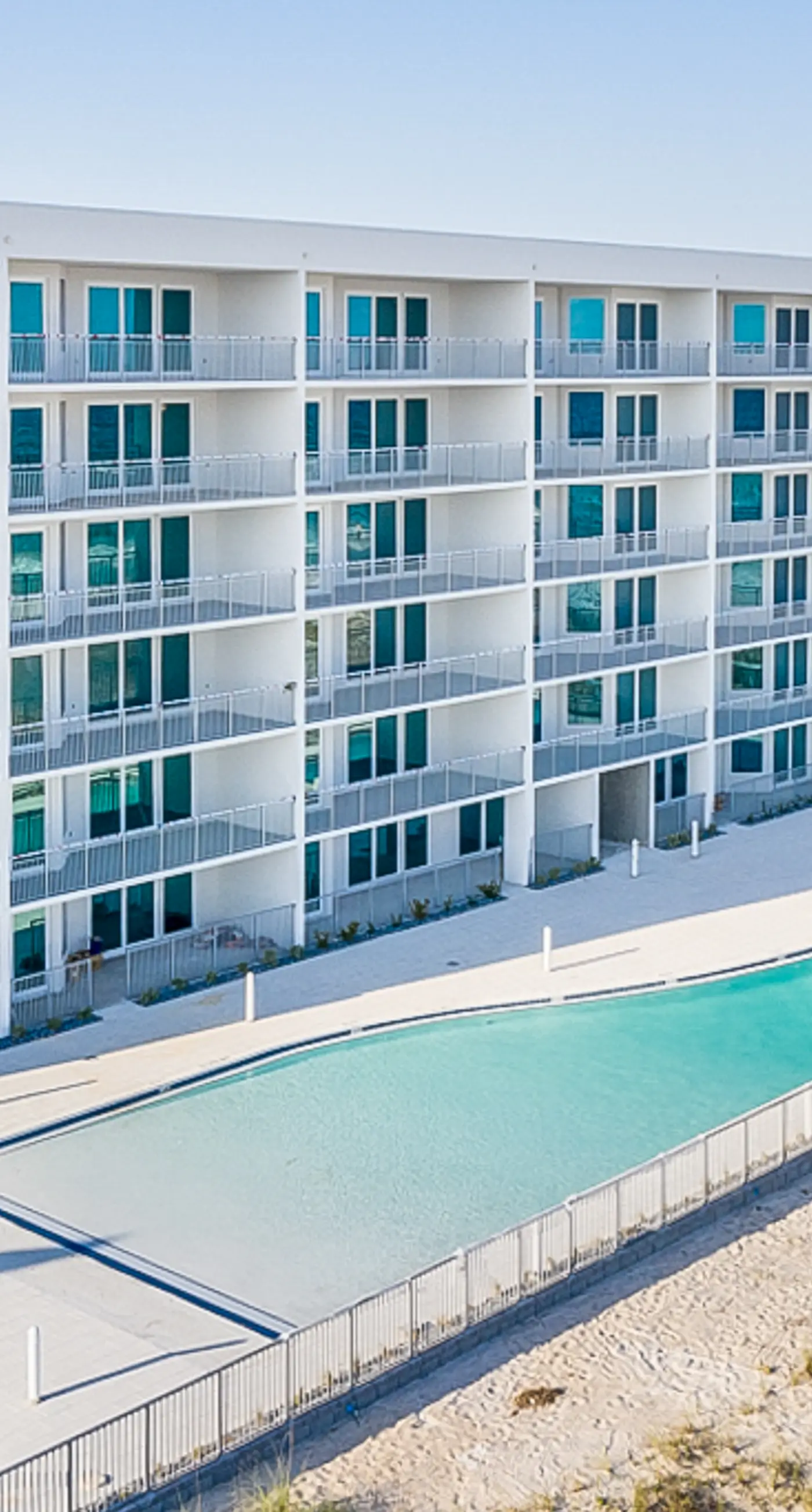 Blu 507 - Luxurious gulf front condo with private balcony, shared pool & beach access