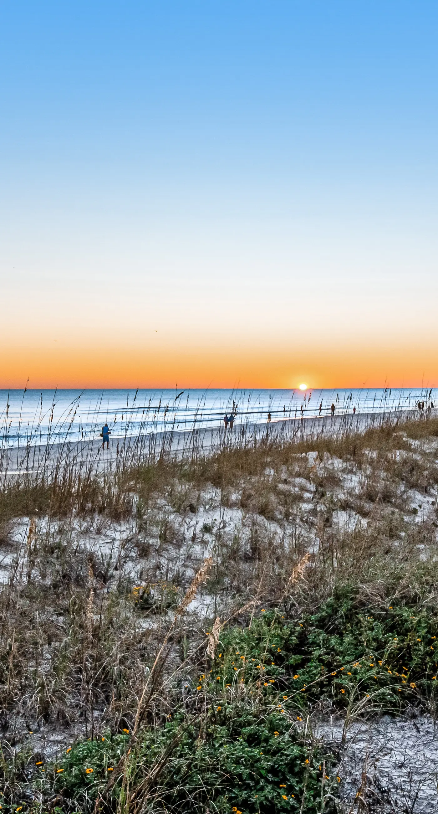 Blu 507 - Luxurious gulf front condo with private balcony, shared pool & beach access