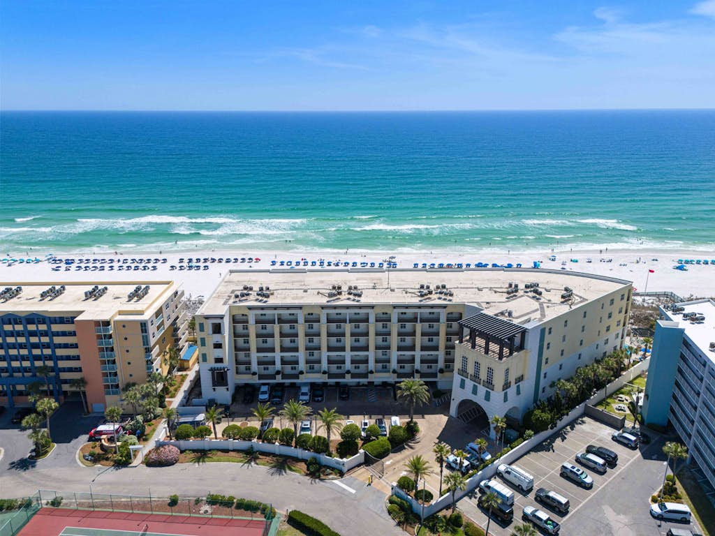 Gulf Front, Great Amenities, Free WiFi, Nearby Shops & Restaurants