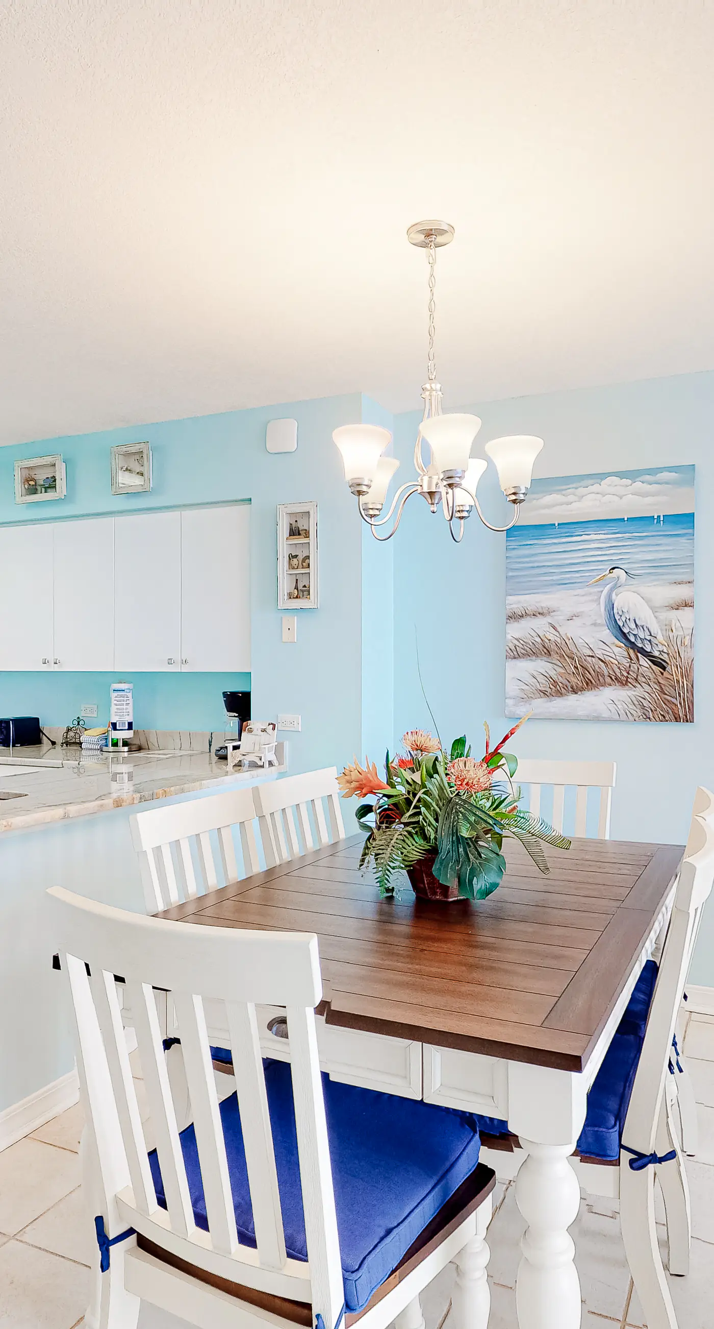 Fourth floor spacious, beachfront condo with views - close to entertainment