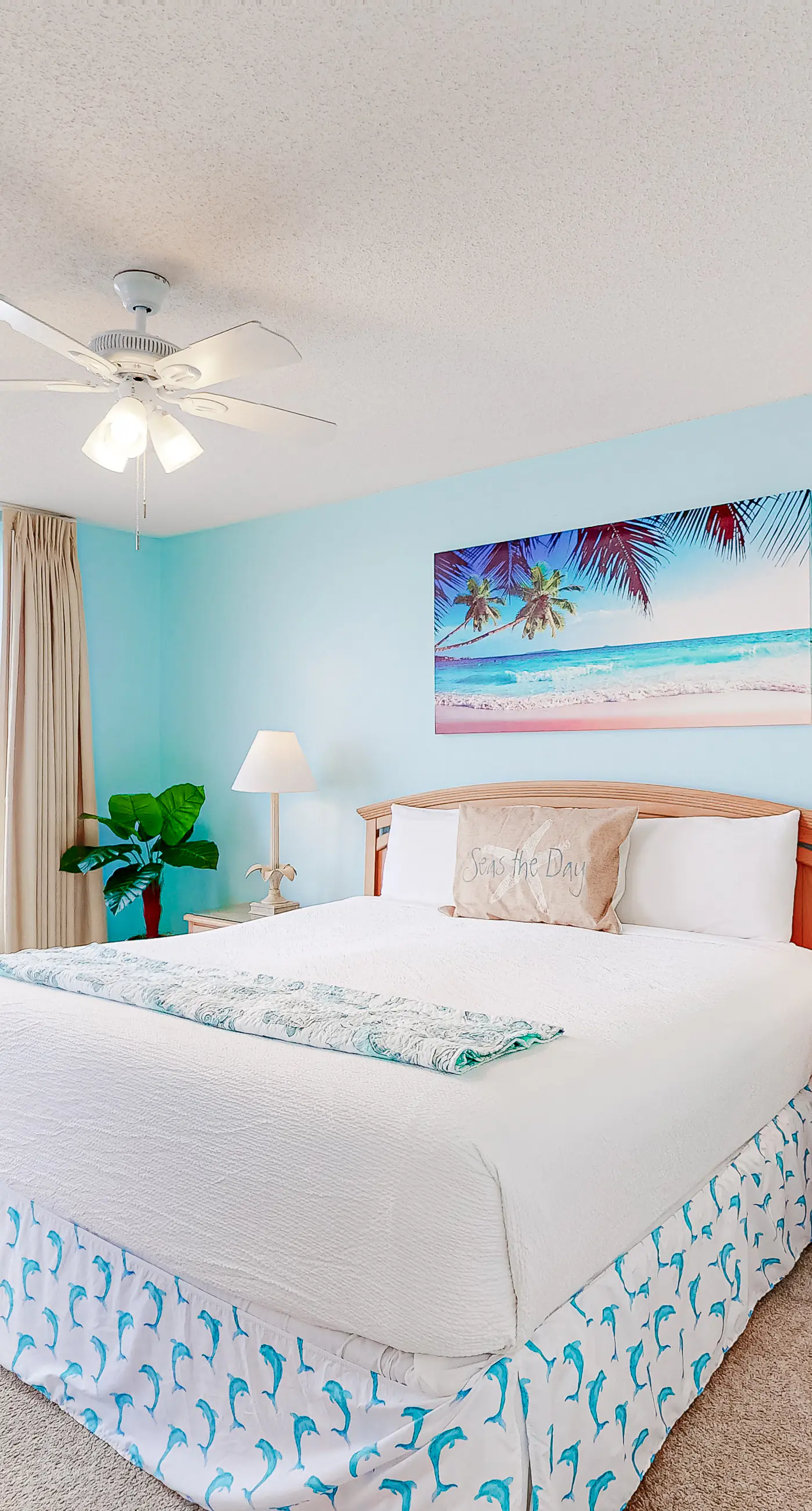 Fourth floor spacious, beachfront condo with views - close to entertainment