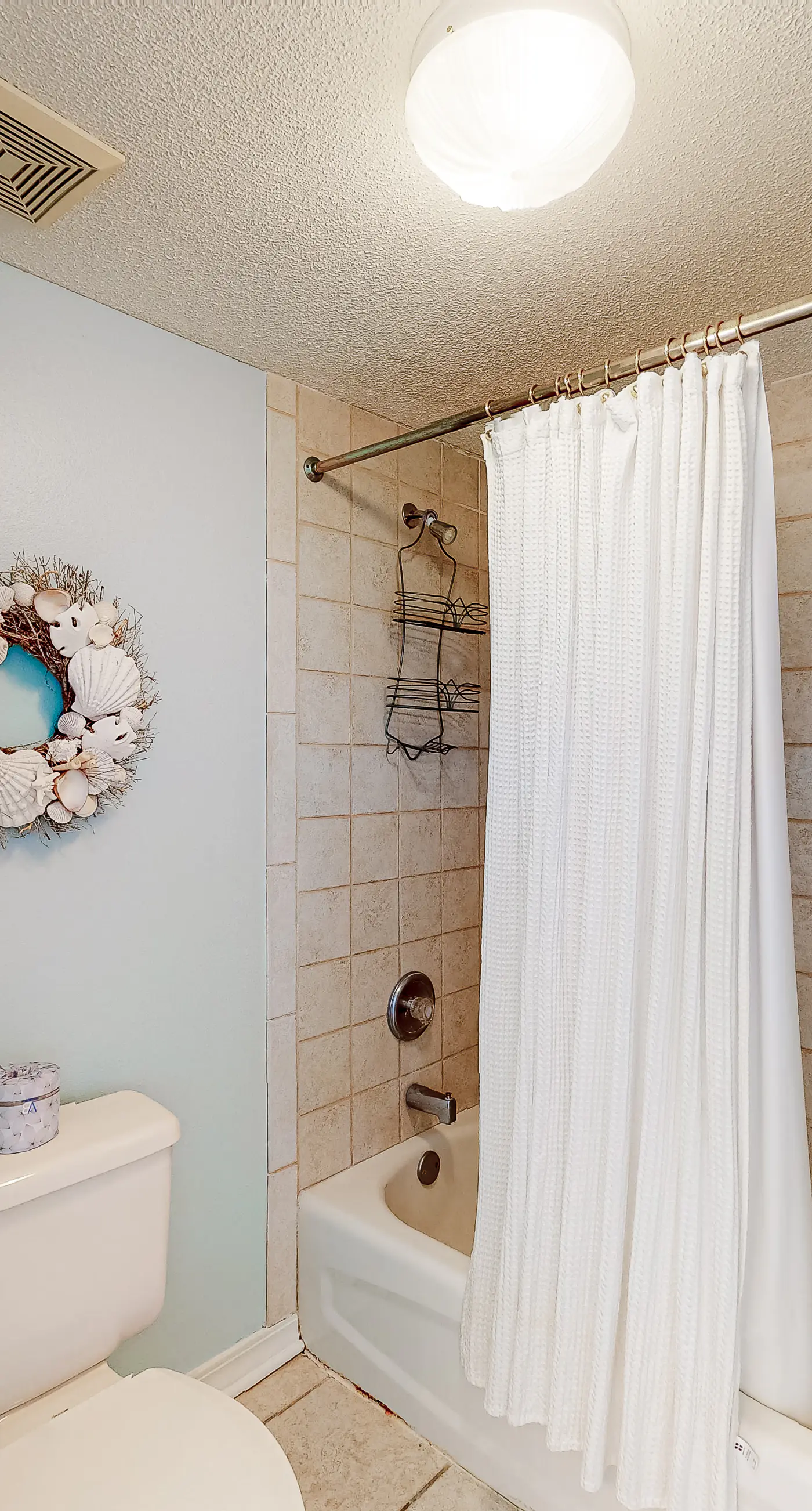 Fourth floor spacious, beachfront condo with views - close to entertainment