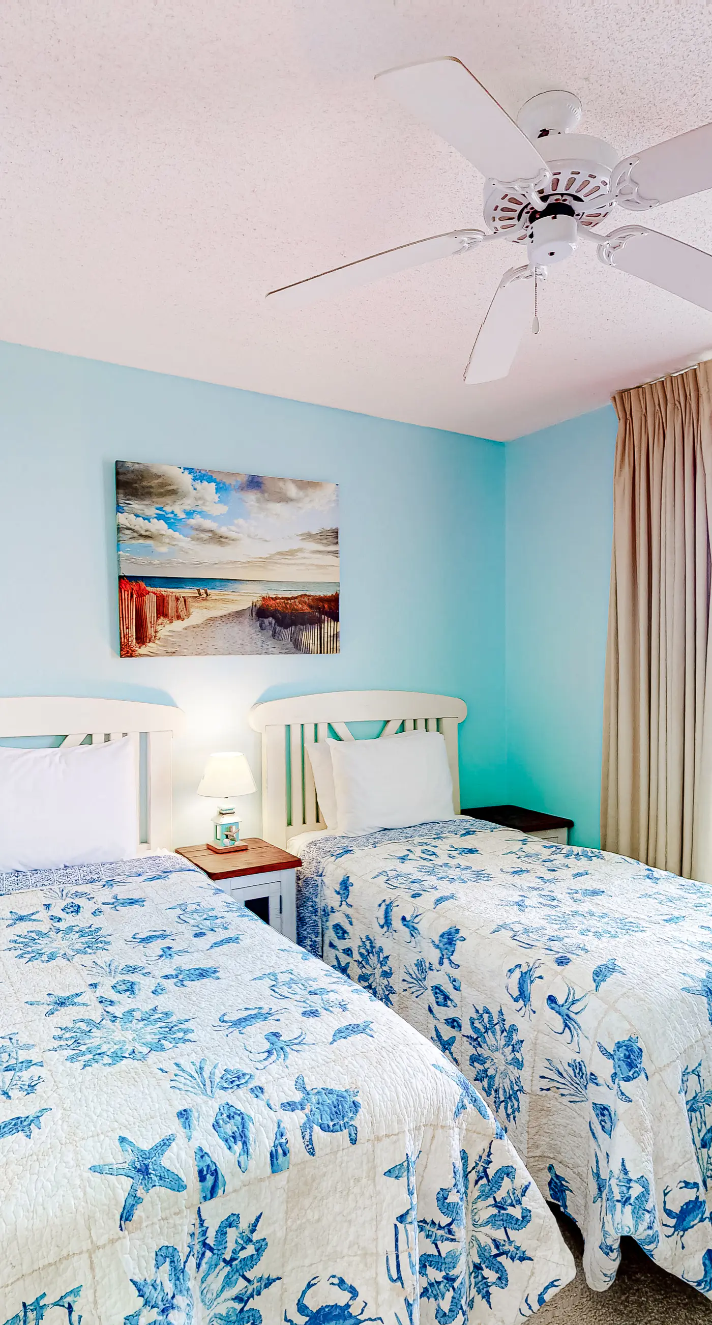 Fourth floor spacious, beachfront condo with views - close to entertainment
