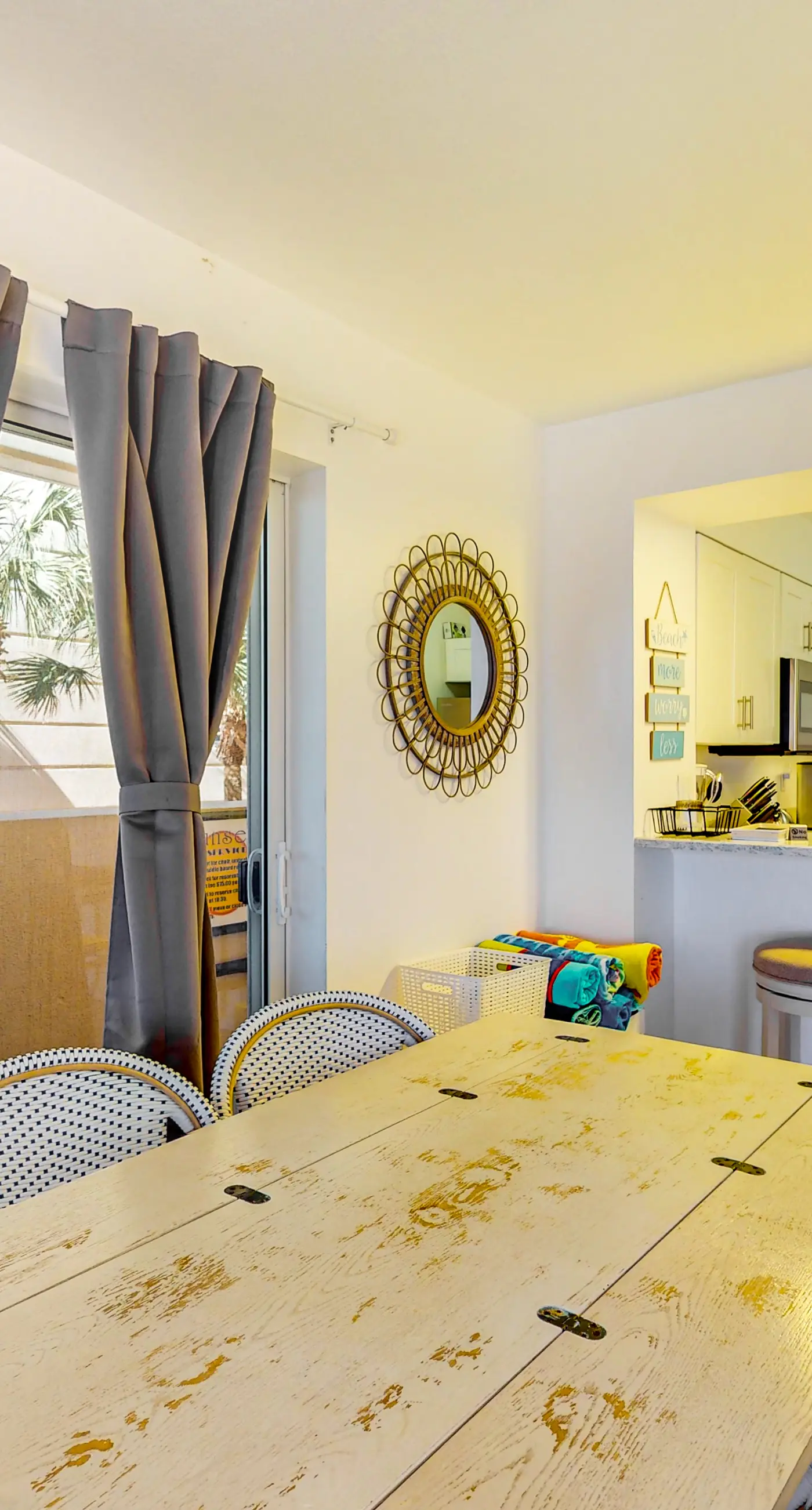 Pelican Isle 118-Beachfront Condo, gorgeous views, shared pool and beach access