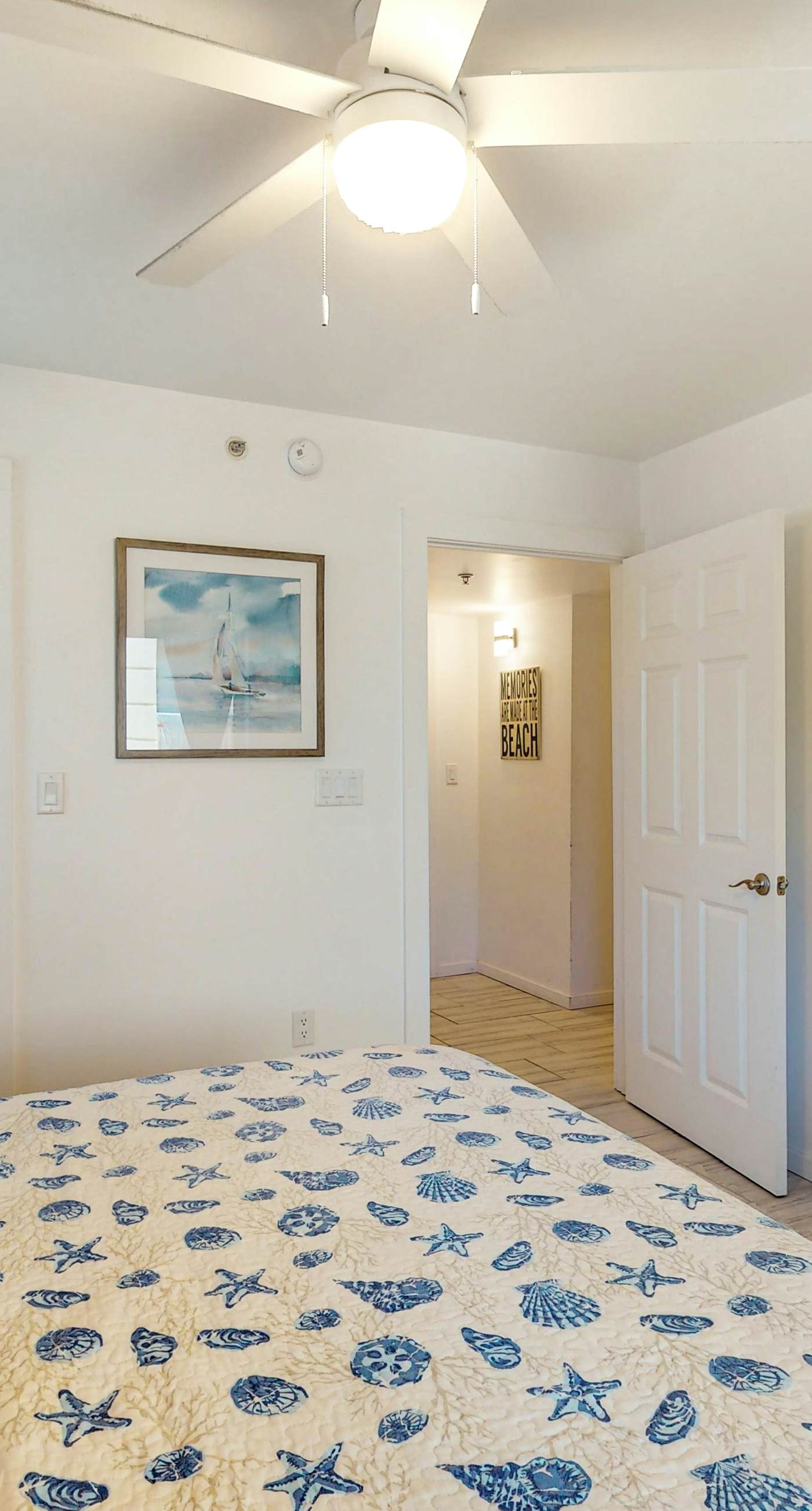 Pelican Isle 118-Beachfront Condo, gorgeous views, shared pool and beach access