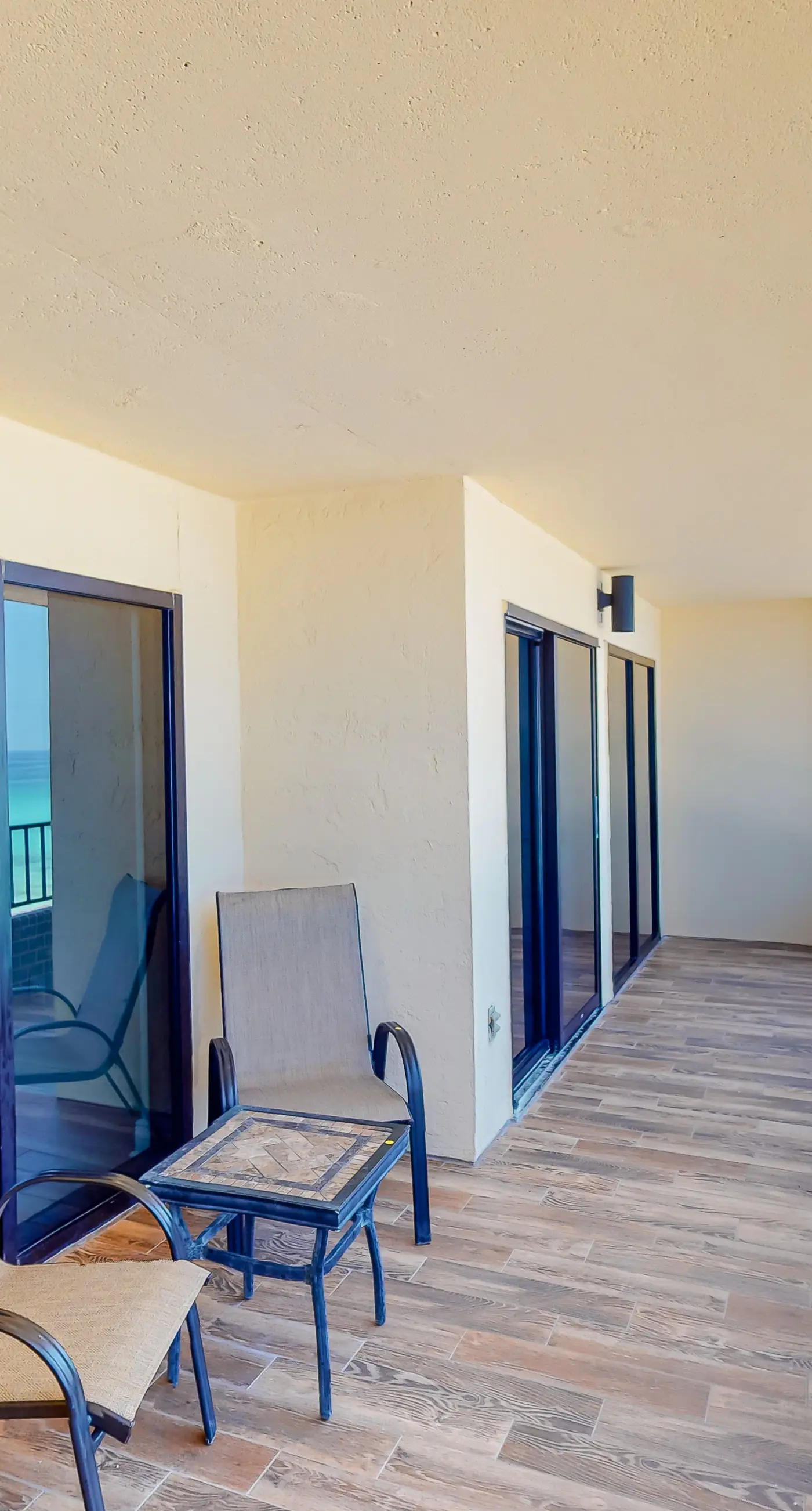 Surf Dweller 710- Seventh floor Gulf-front suite with amazing views, washer/dryer, AC & pool