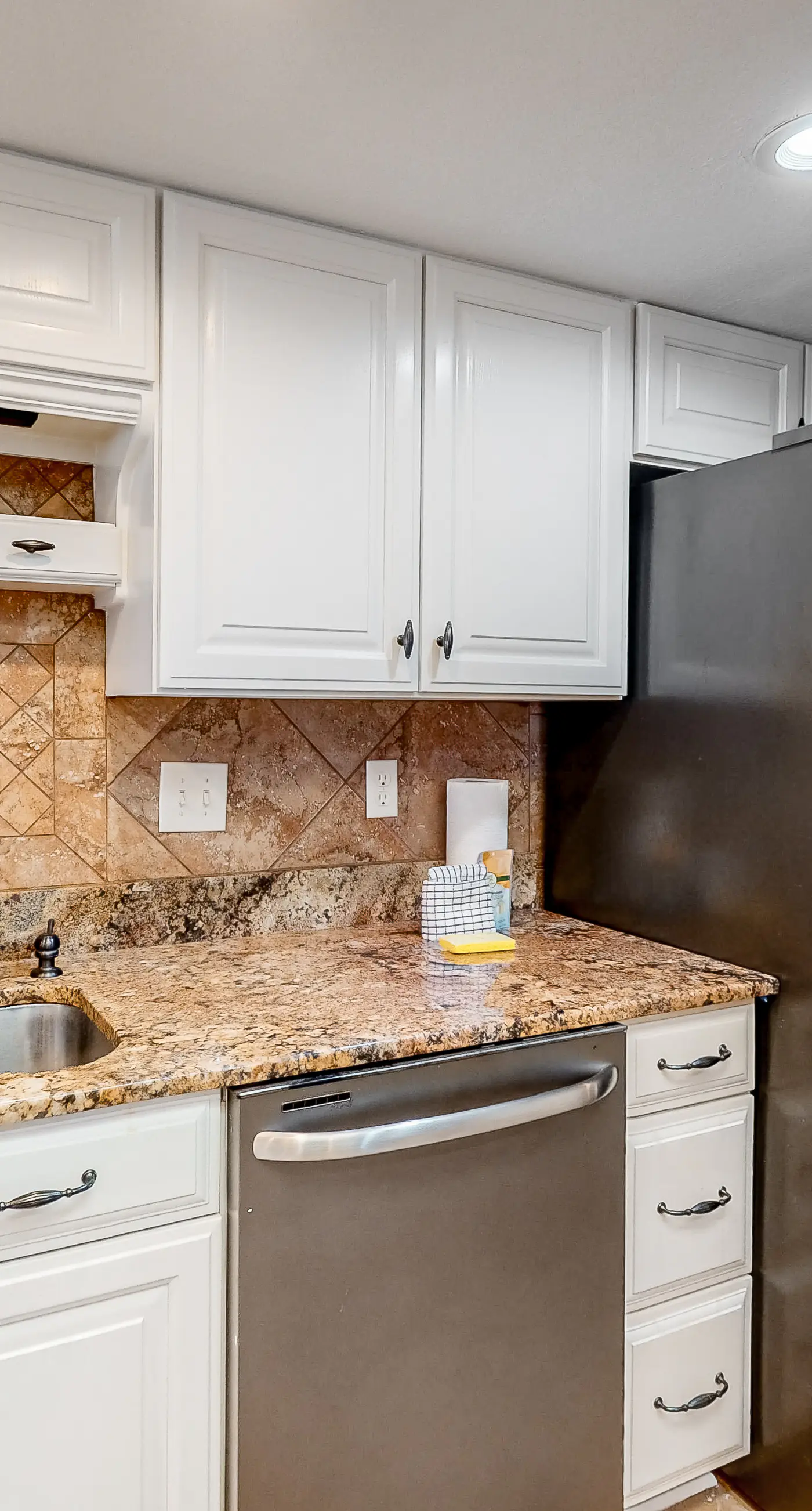 Surf Dweller 710- Seventh floor Gulf-front suite with amazing views, washer/dryer, AC & pool