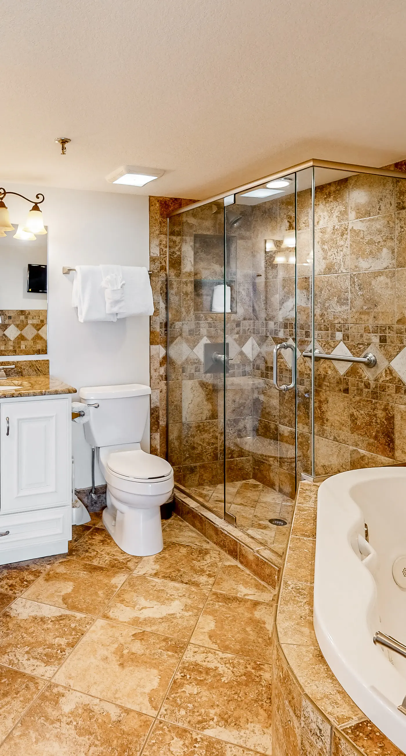 Surf Dweller 710- Seventh floor Gulf-front suite with amazing views, washer/dryer, AC & pool