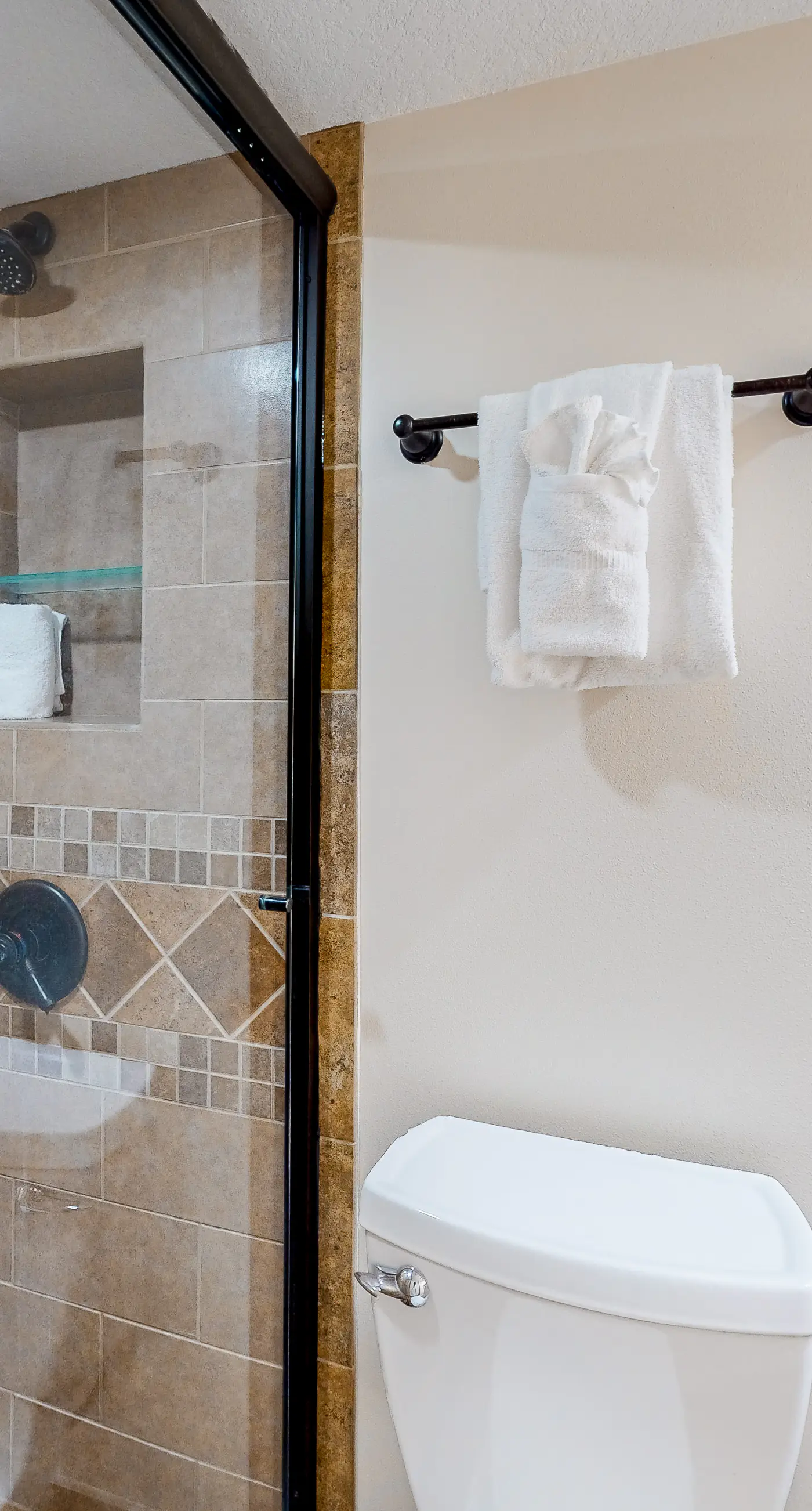 Surf Dweller 710- Seventh floor Gulf-front suite with amazing views, washer/dryer, AC & pool