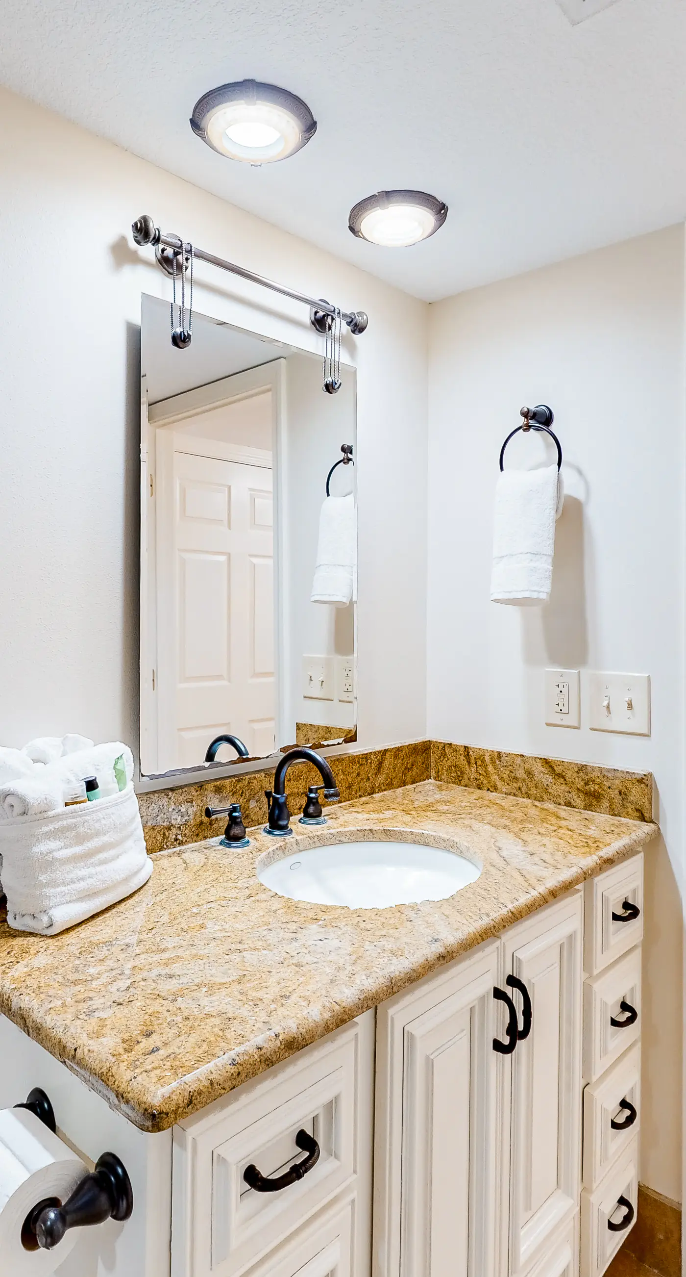 Surf Dweller 710- Seventh floor Gulf-front suite with amazing views, washer/dryer, AC & pool