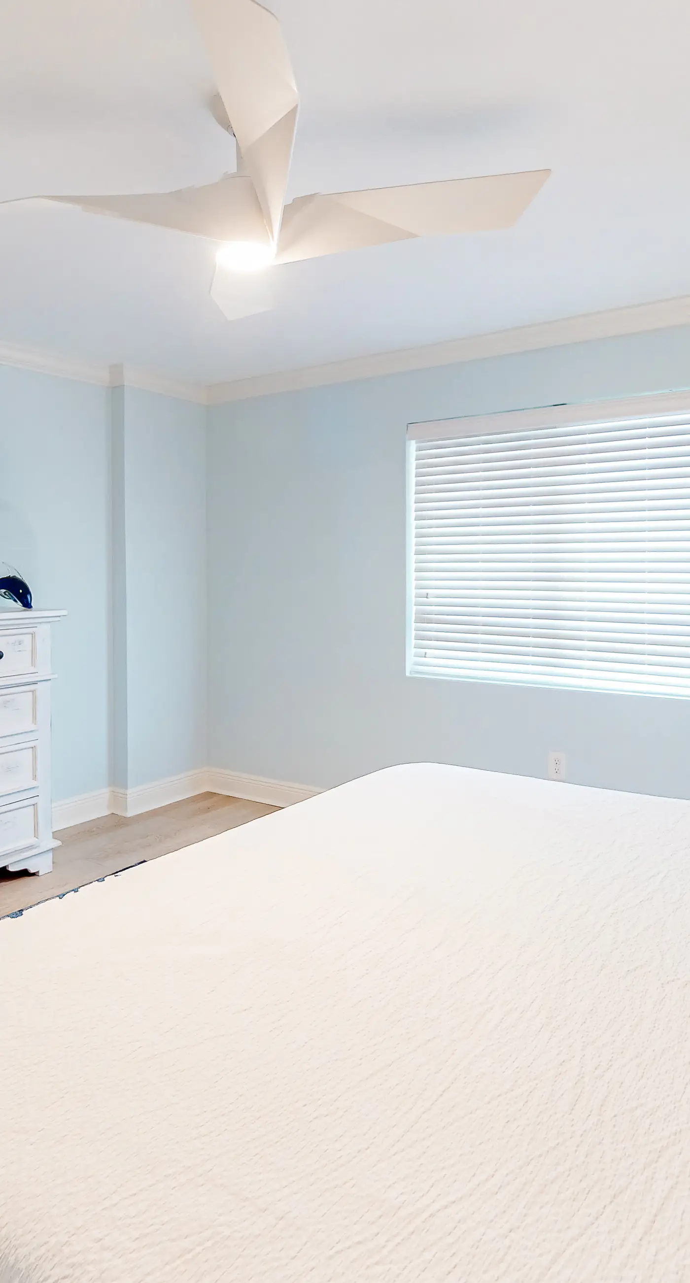 Surf Dweller 710- Seventh floor Gulf-front suite with amazing views, washer/dryer, AC & pool