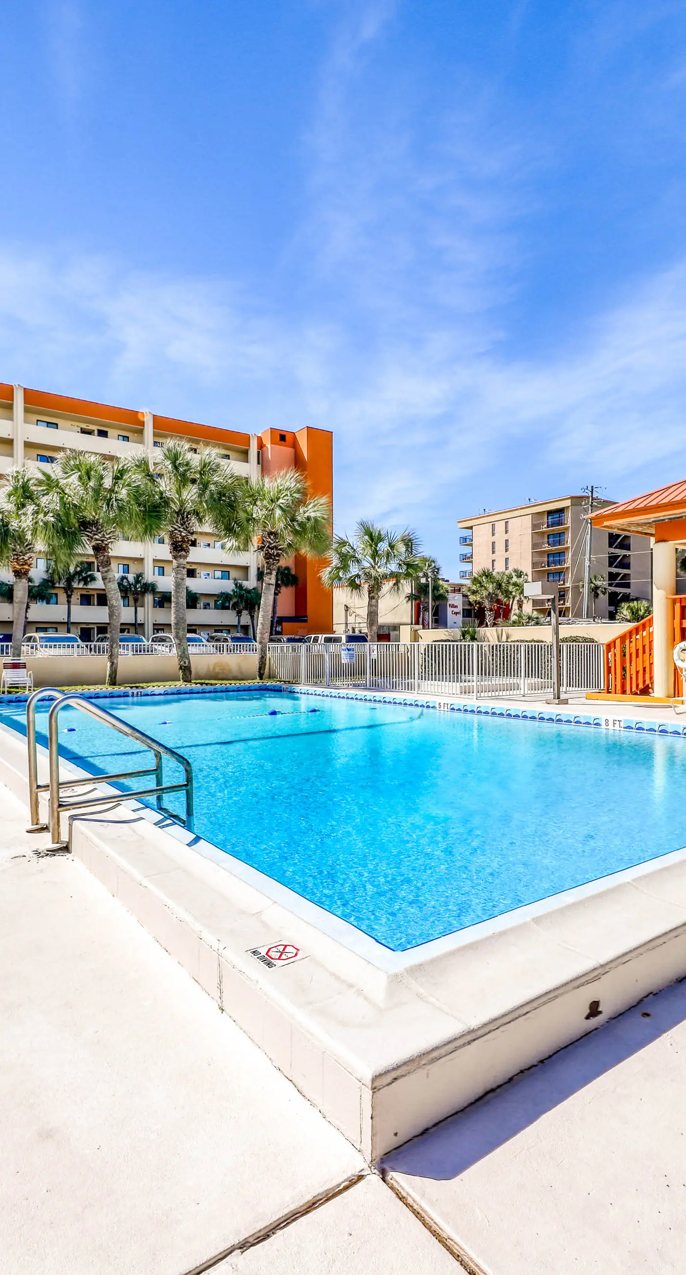 Surf Dweller 710- Seventh floor Gulf-front suite with amazing views, washer/dryer, AC & pool