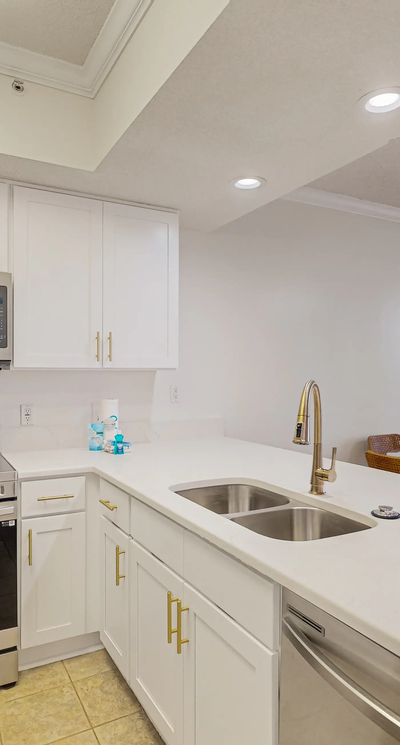 Waters Edge 106- Gulf front condo with furnished patio, pool, fitness room, boardwalk to beach