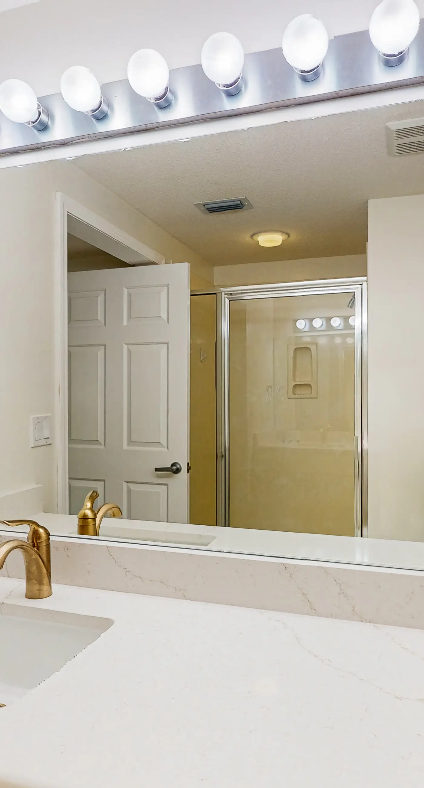 Waters Edge 106- Gulf front condo with furnished patio, pool, fitness room, boardwalk to beach