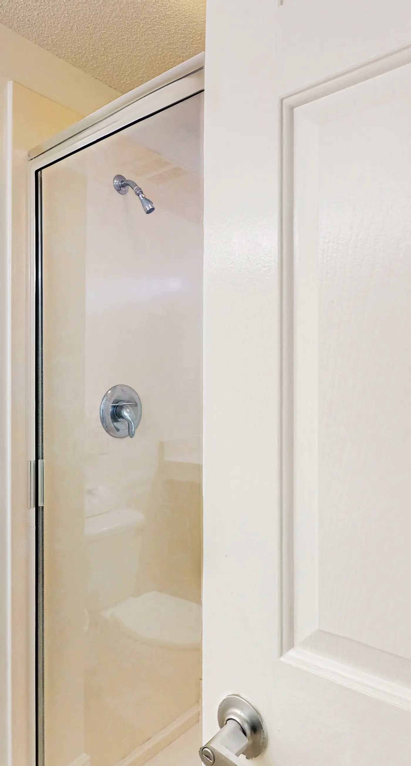 Waters Edge 106- Gulf front condo with furnished patio, pool, fitness room, boardwalk to beach